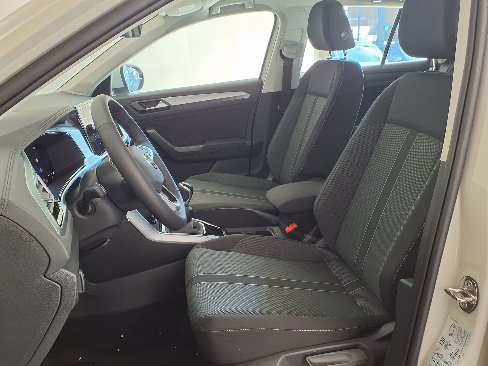 Fahrzeugabbildung Volkswagen T-Roc Life 1.0 TSI 6-Gang Schaltgetriebe