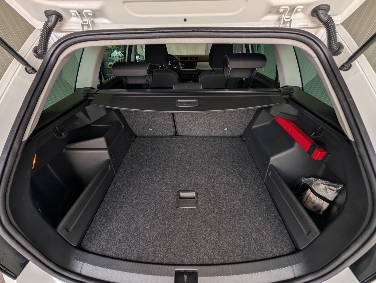 Fahrzeugabbildung SKODA Fabia Combi 1.0 TSI Ambition NAV SHZ Full-Link PDC VLB