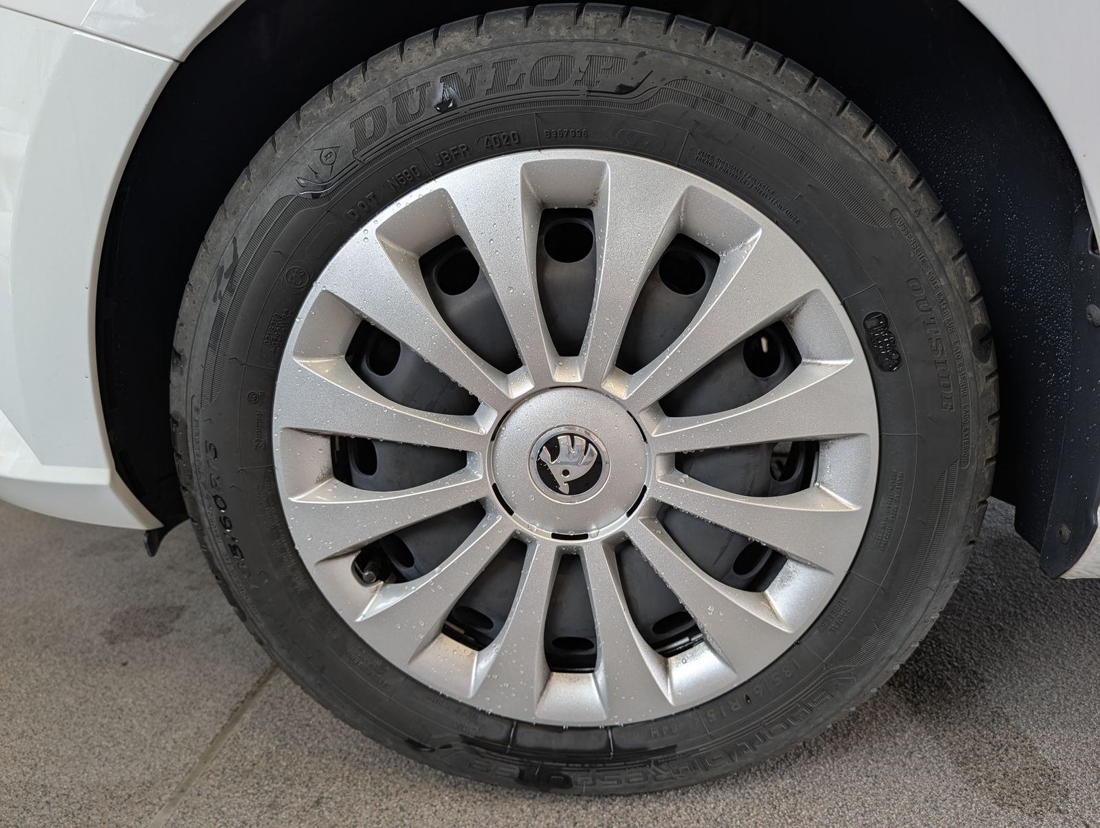 Fahrzeugabbildung SKODA Fabia Combi 1.0 TSI Ambition NAV SHZ Full-Link PDC VLB