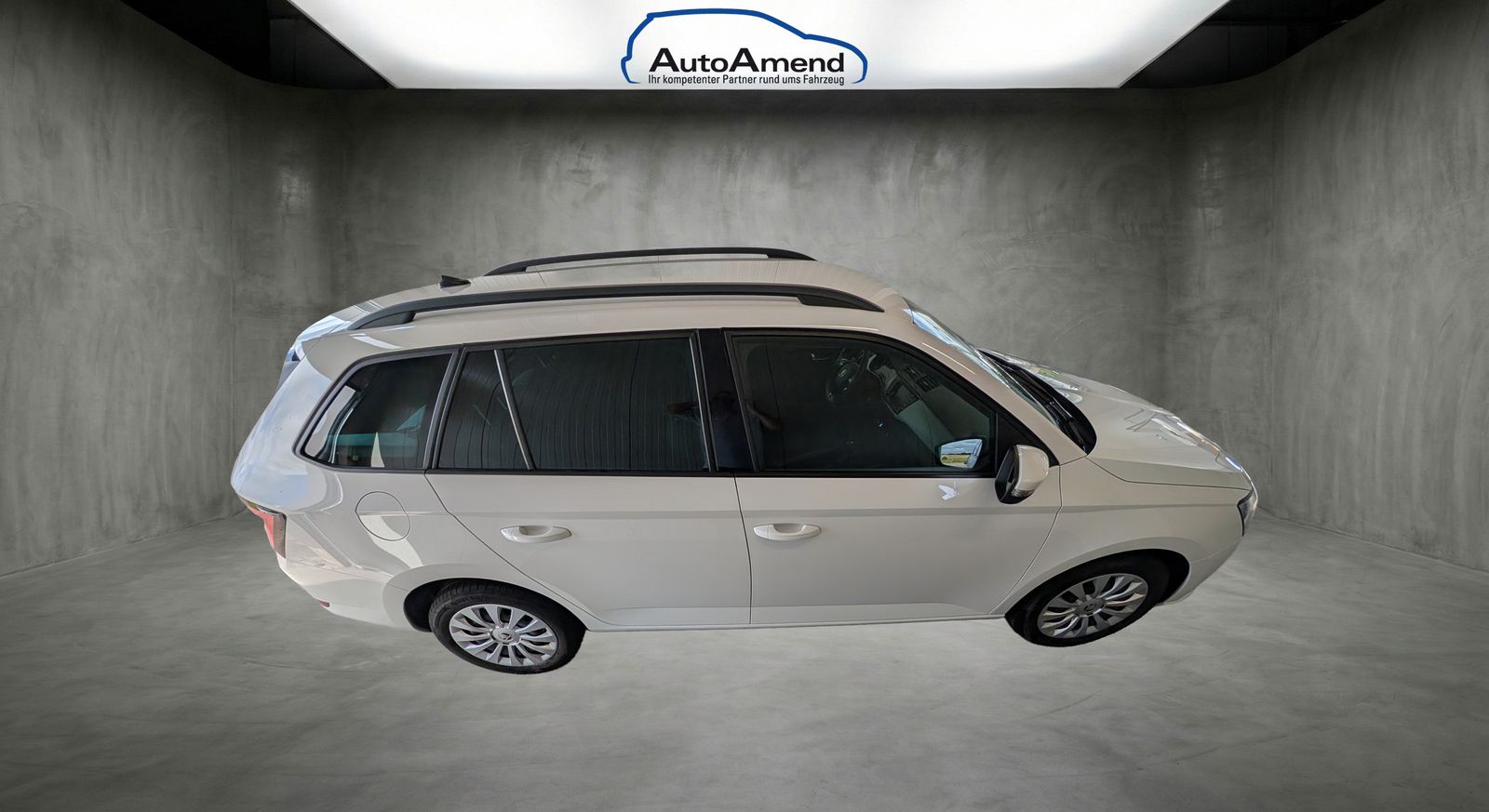Fahrzeugabbildung SKODA Fabia Combi 1.0 TSI Ambition NAV SHZ Full-Link PDC VLB