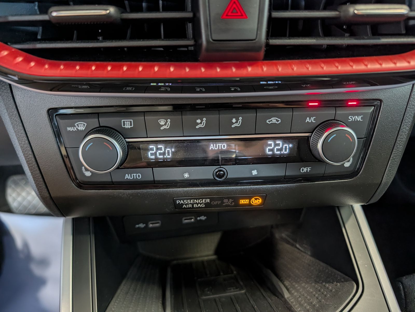 Fahrzeugabbildung SEAT Arona 1.5 TSI FR DSG AHK NAV PLA LED SHZ Full Link VLB