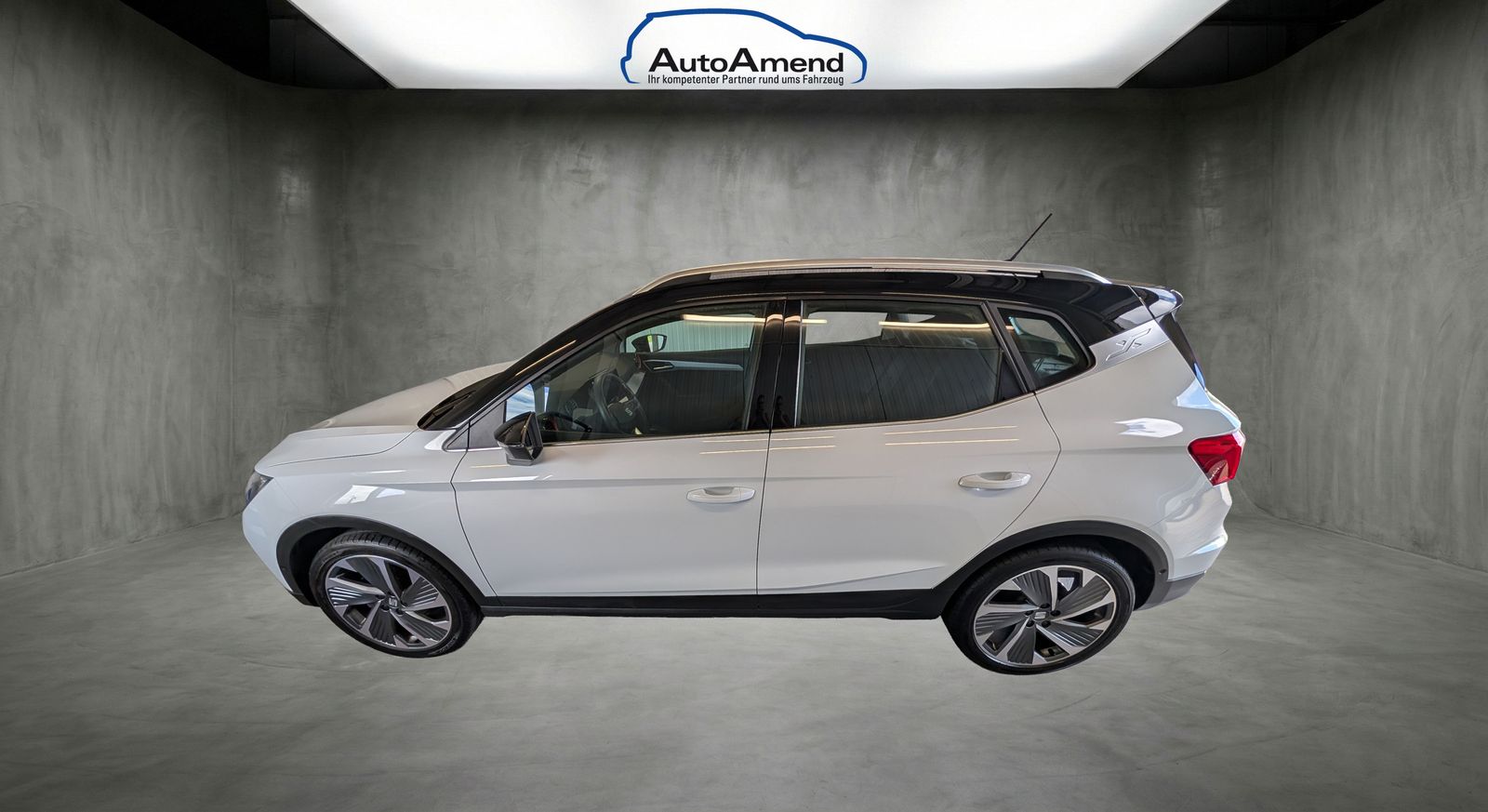 Fahrzeugabbildung SEAT Arona 1.5 TSI FR DSG AHK NAV PLA LED SHZ Full Link VLB
