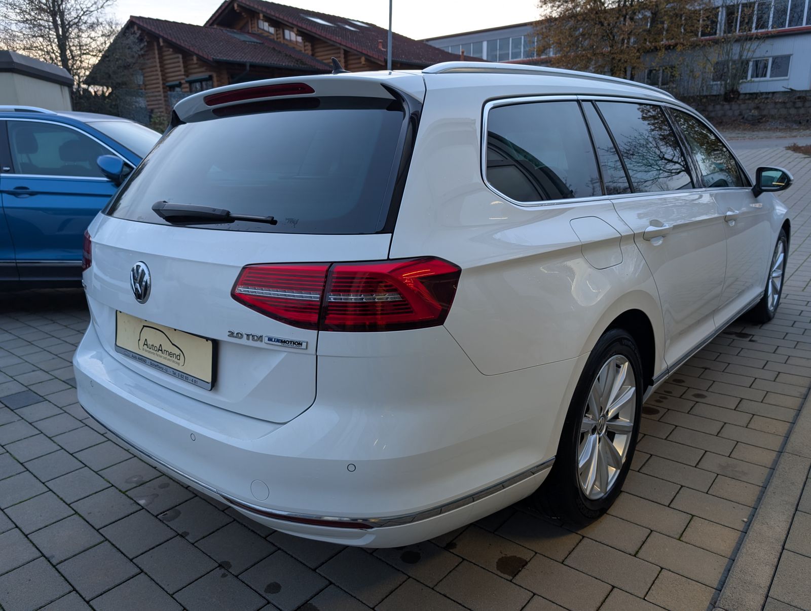 Fahrzeugabbildung Volkswagen Passat Variant Highline 2.0 TDI LED ERGO PDC Kamera NAV AHK