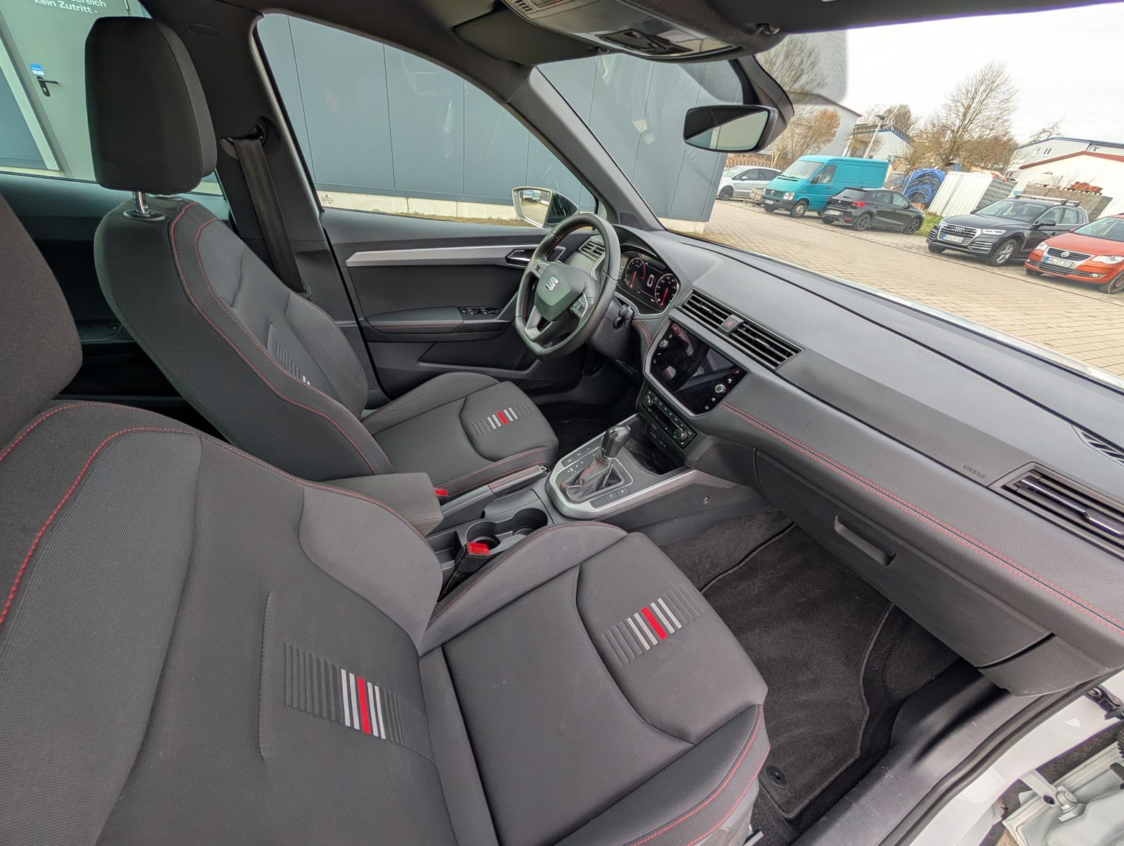 Fahrzeugabbildung SEAT Arona 1.5 TSI DSG FR ACC NAV PDC LED TWA RFK FLA BEATS