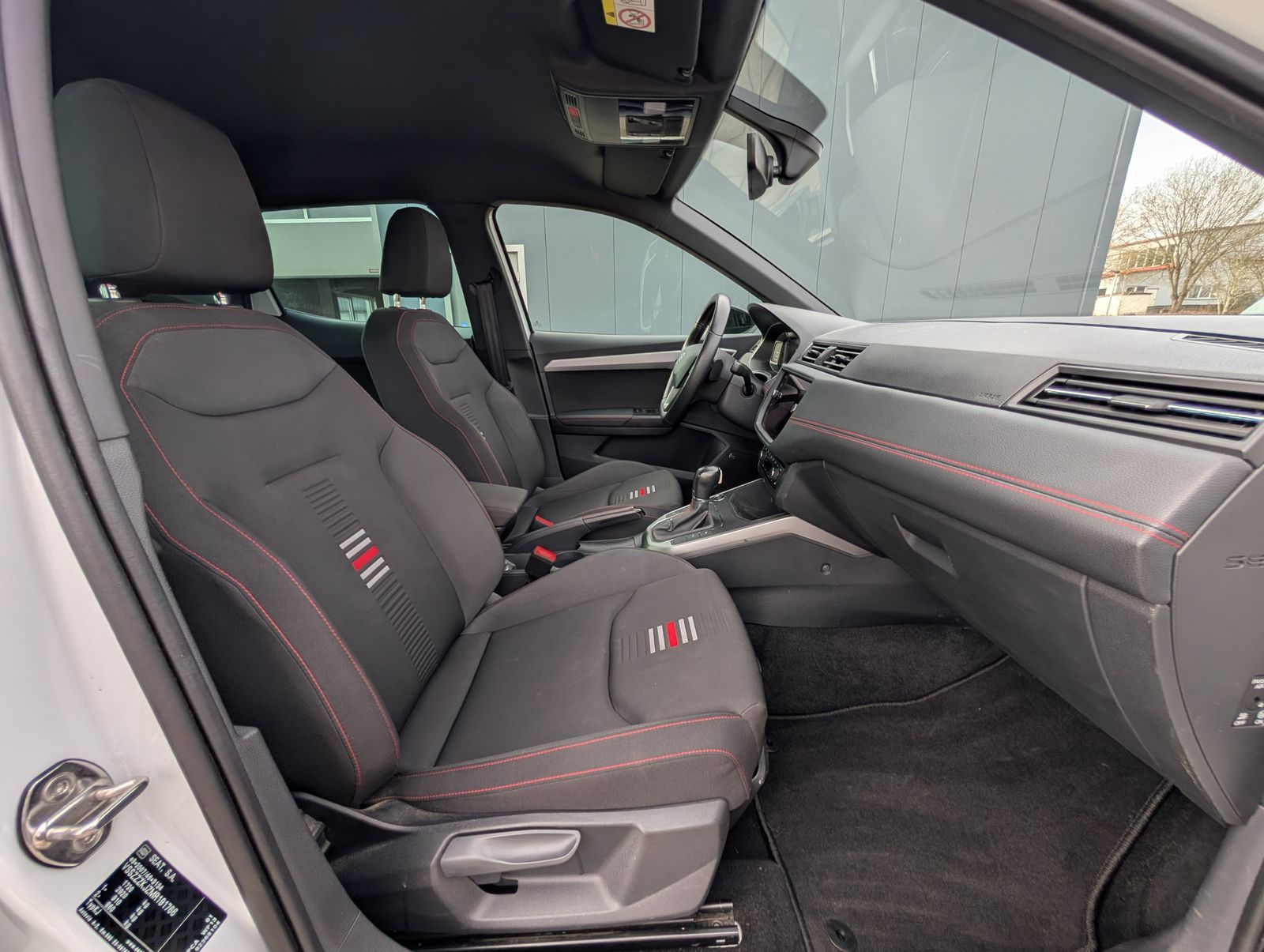 Fahrzeugabbildung SEAT Arona 1.5 TSI DSG FR ACC NAV PDC LED TWA RFK FLA BEATS