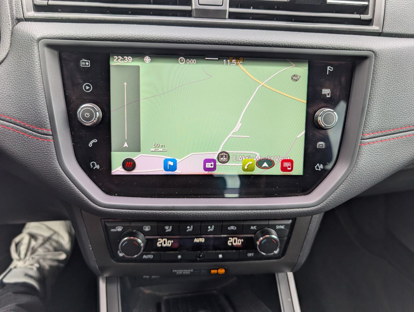 Fahrzeugabbildung SEAT Arona 1.5 TSI DSG FR ACC NAV PDC LED TWA RFK FLA BEATS