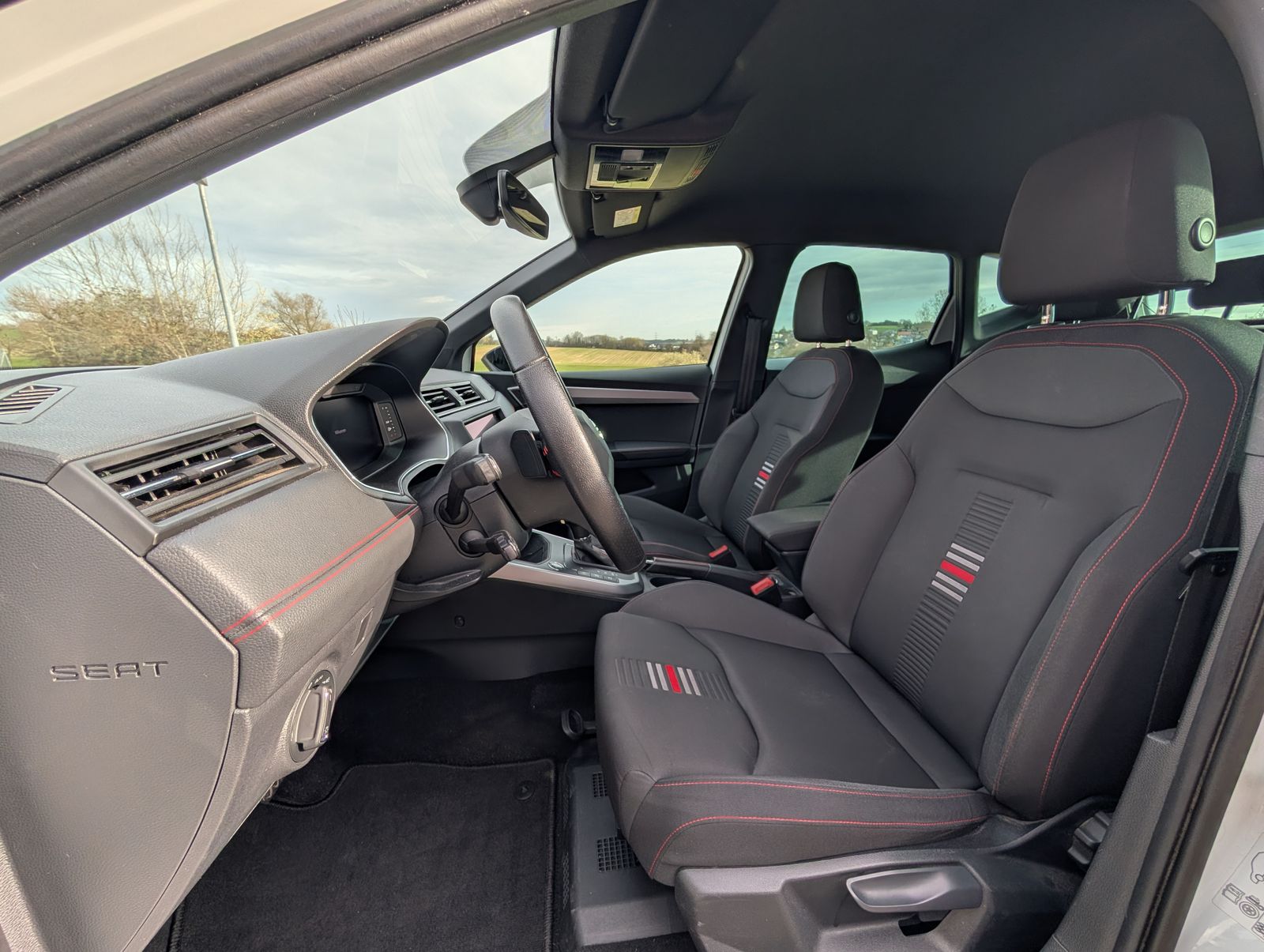 Fahrzeugabbildung SEAT Arona 1.5 TSI DSG FR ACC NAV PDC LED TWA RFK FLA BEATS