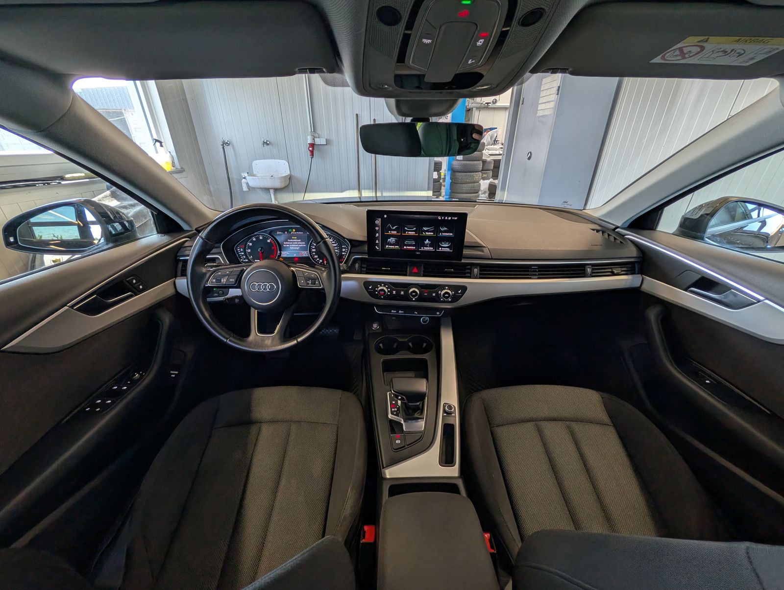 Fahrzeugabbildung Audi A4 35 2.0 TFSI Avant NAV SHZ PDC GJR EHK LED