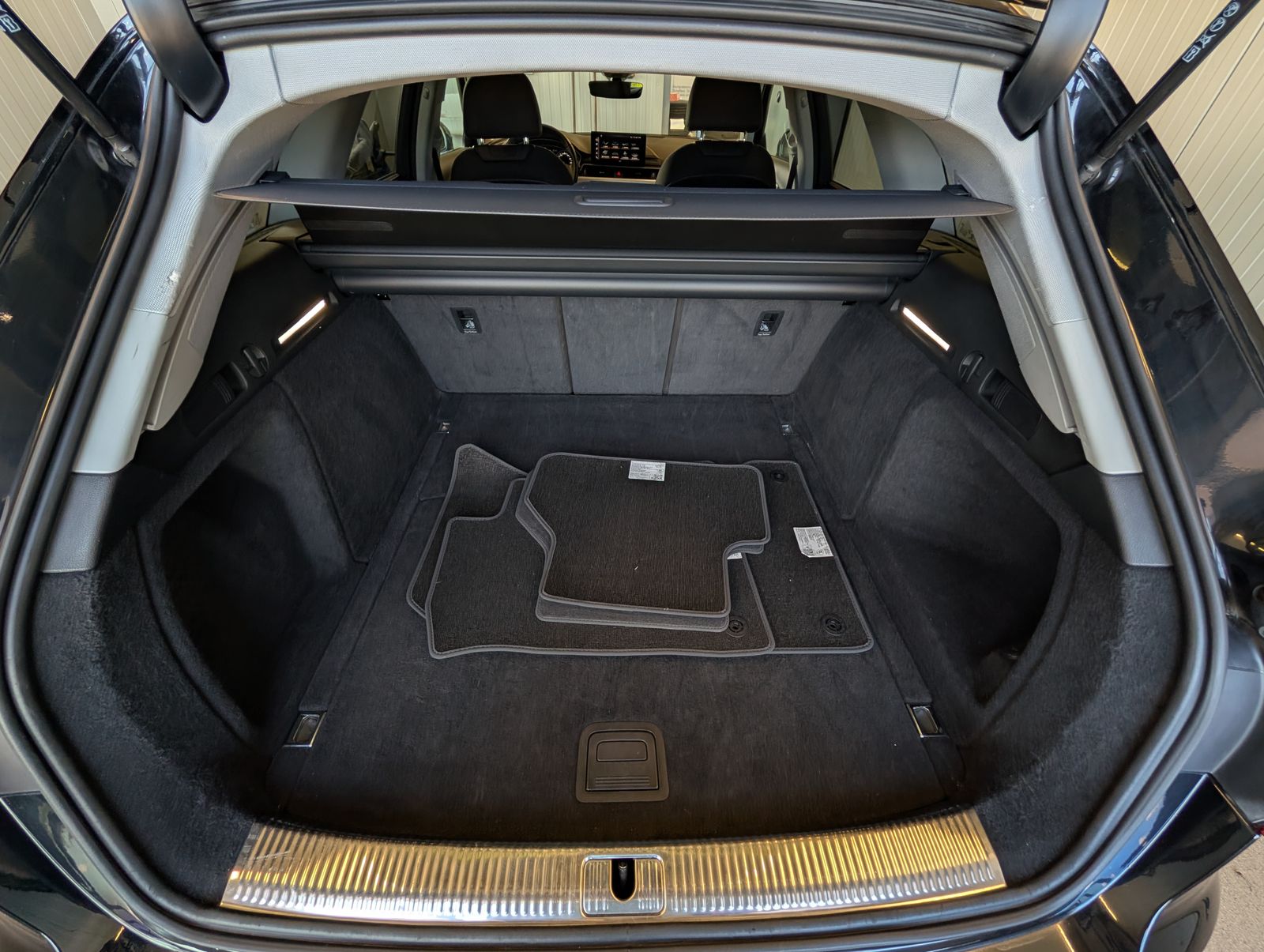 Fahrzeugabbildung Audi A4 35 2.0 TFSI Avant NAV SHZ PDC GJR EHK LED