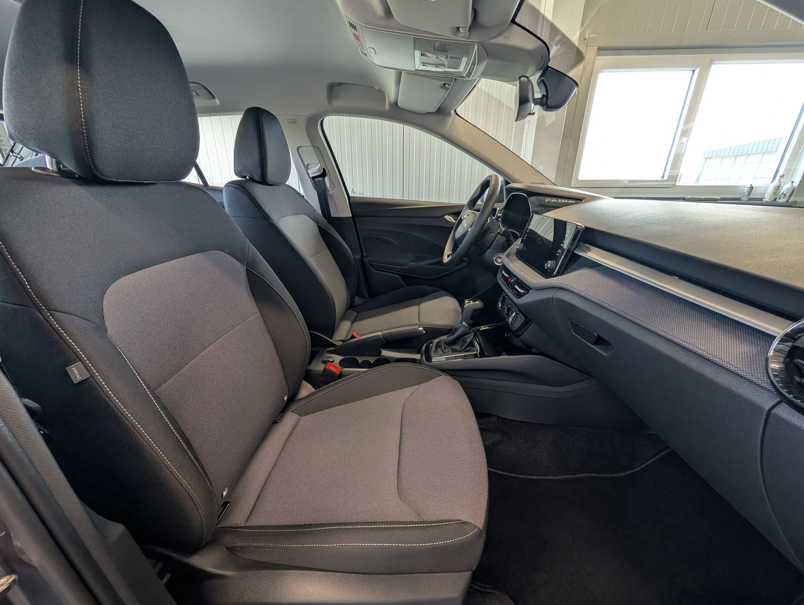 Fahrzeugabbildung SKODA Fabia Fabia 1.0 TSI Selection DSG LED Smart PDC SHZ VC