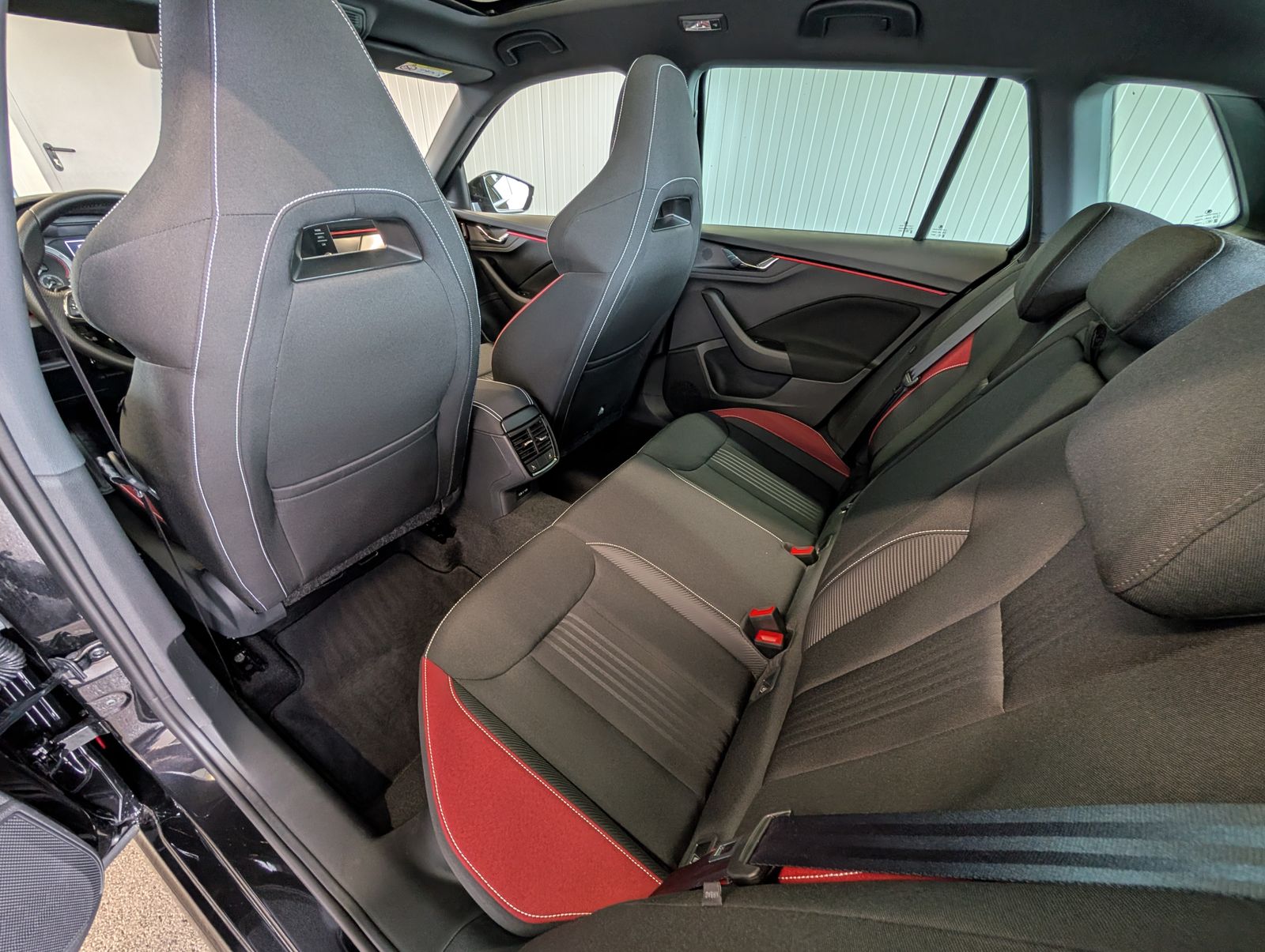 Fahrzeugabbildung SKODA Kamiq 1.0 TSI DSG Monte Carlo AHK EHK RFK SHZ ACC AMBI