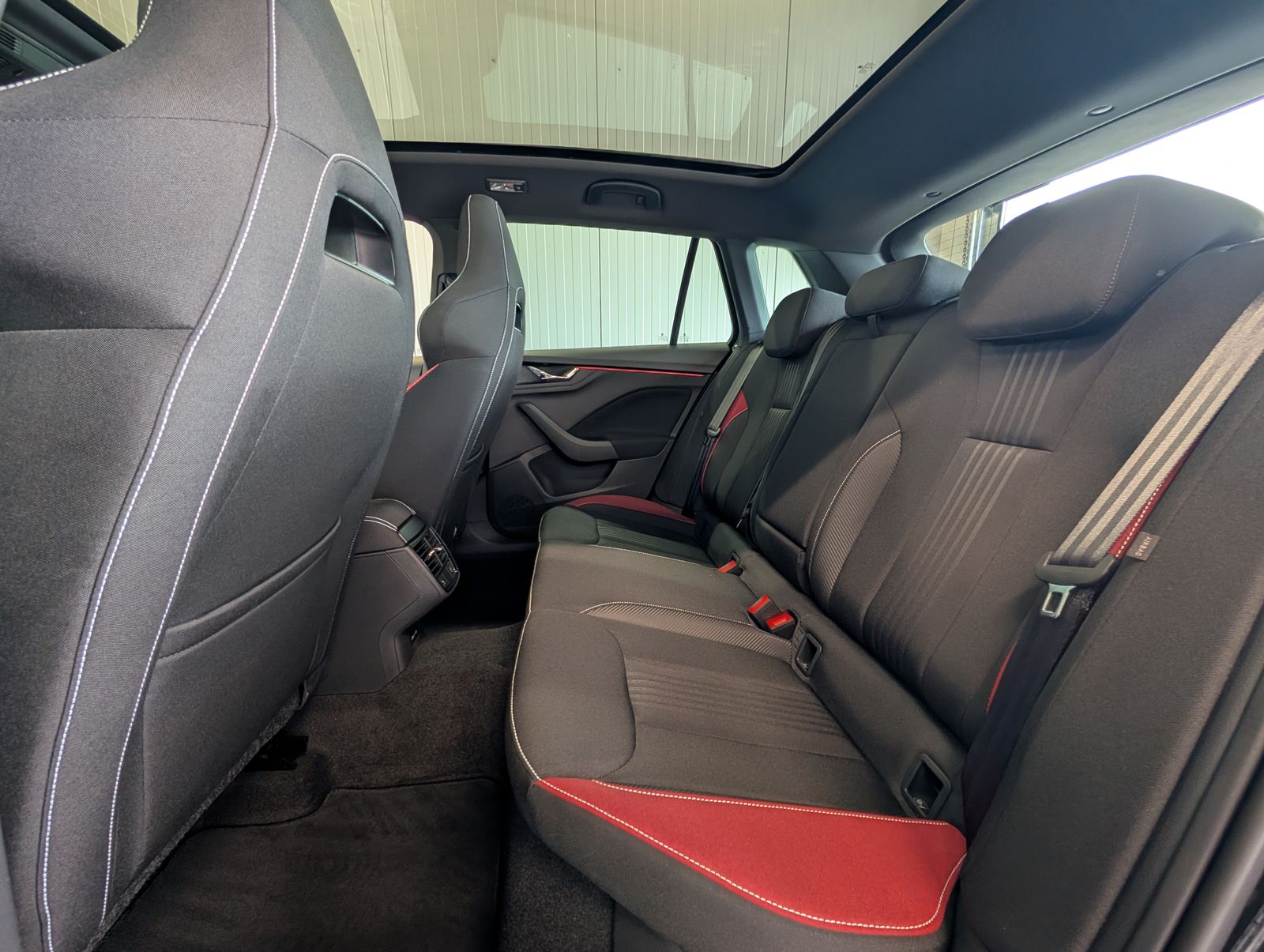 Fahrzeugabbildung SKODA Kamiq 1.0 TSI DSG Monte Carlo AHK EHK RFK SHZ ACC AMBI