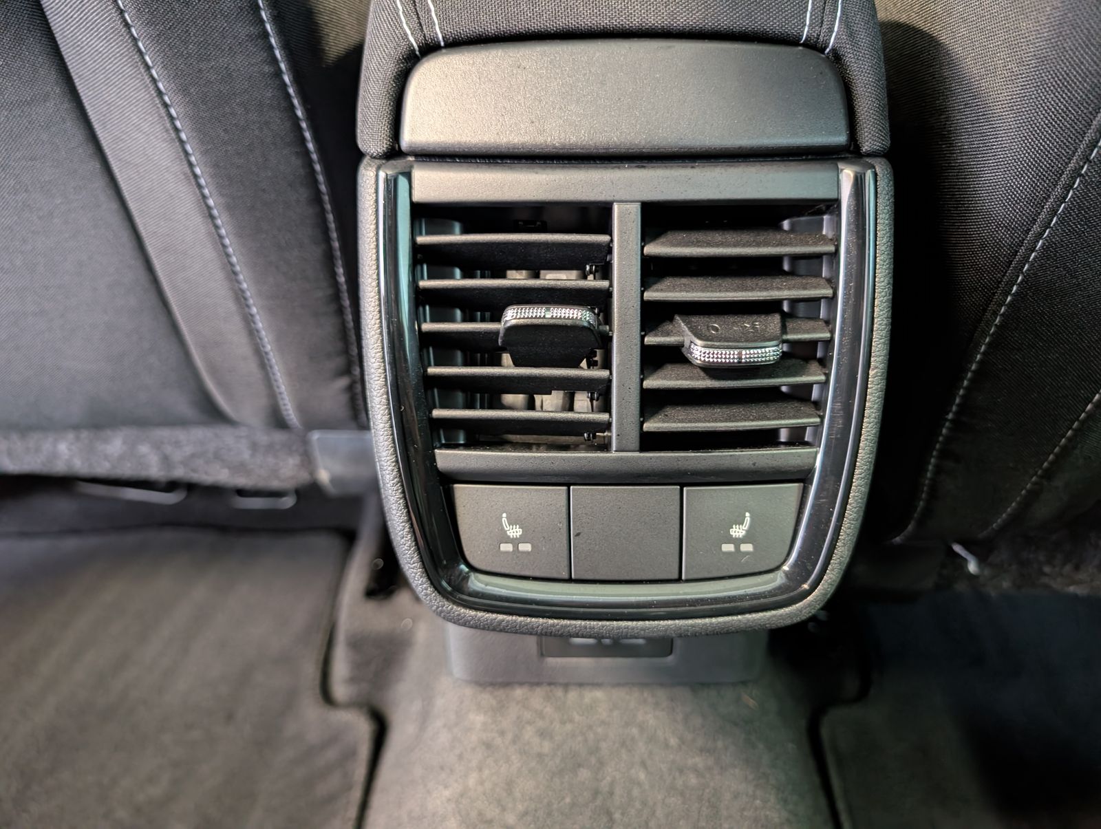 Fahrzeugabbildung SKODA Kamiq 1.0 TSI DSG Monte Carlo AHK EHK RFK SHZ ACC AMBI