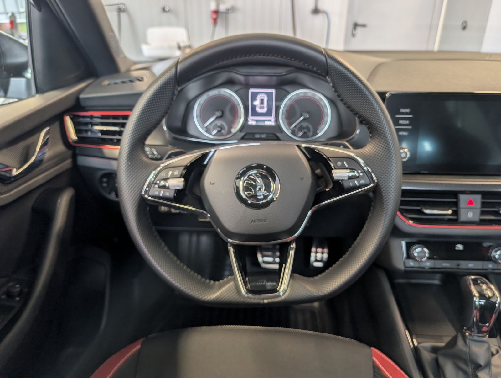 Fahrzeugabbildung SKODA Kamiq 1.0 TSI DSG Monte Carlo AHK EHK RFK SHZ ACC AMBI