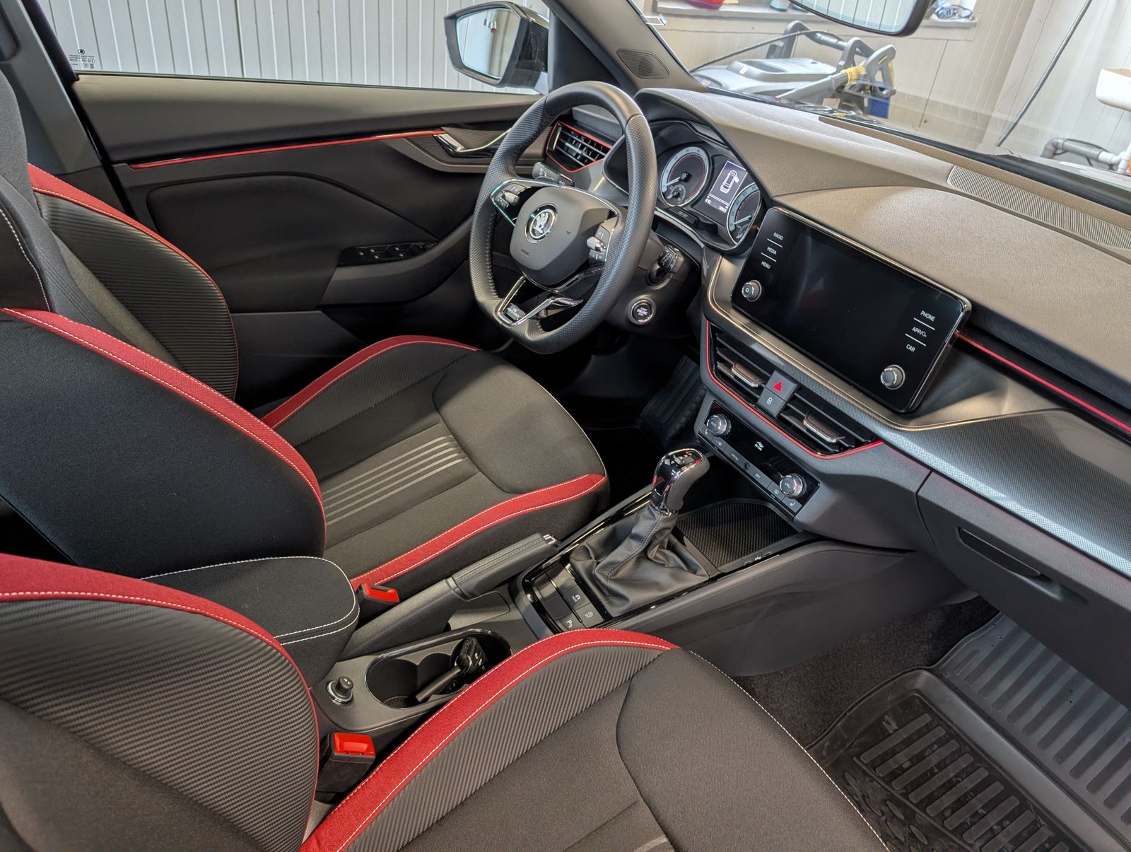 Fahrzeugabbildung SKODA Kamiq 1.0 TSI DSG Monte Carlo AHK EHK RFK SHZ ACC AMBI