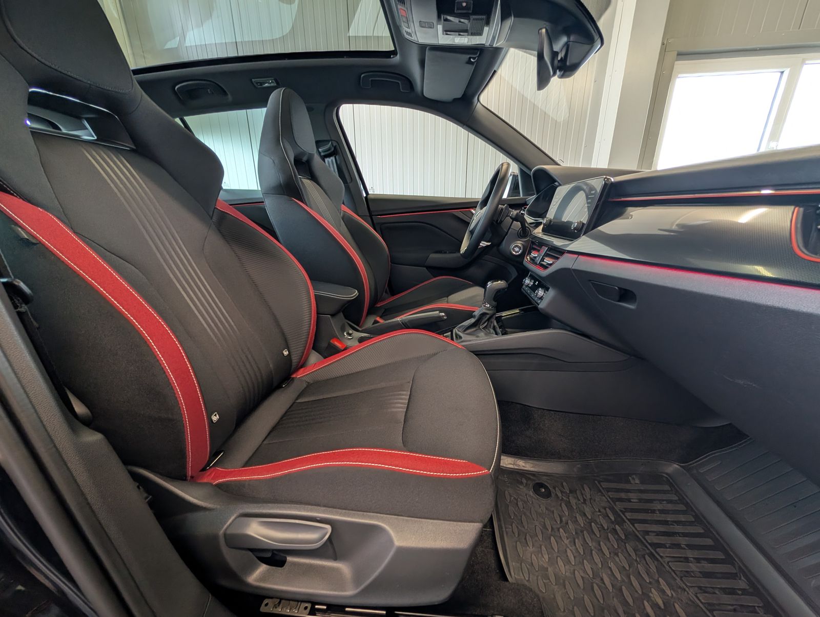 Fahrzeugabbildung SKODA Kamiq 1.0 TSI DSG Monte Carlo AHK EHK RFK SHZ ACC AMBI