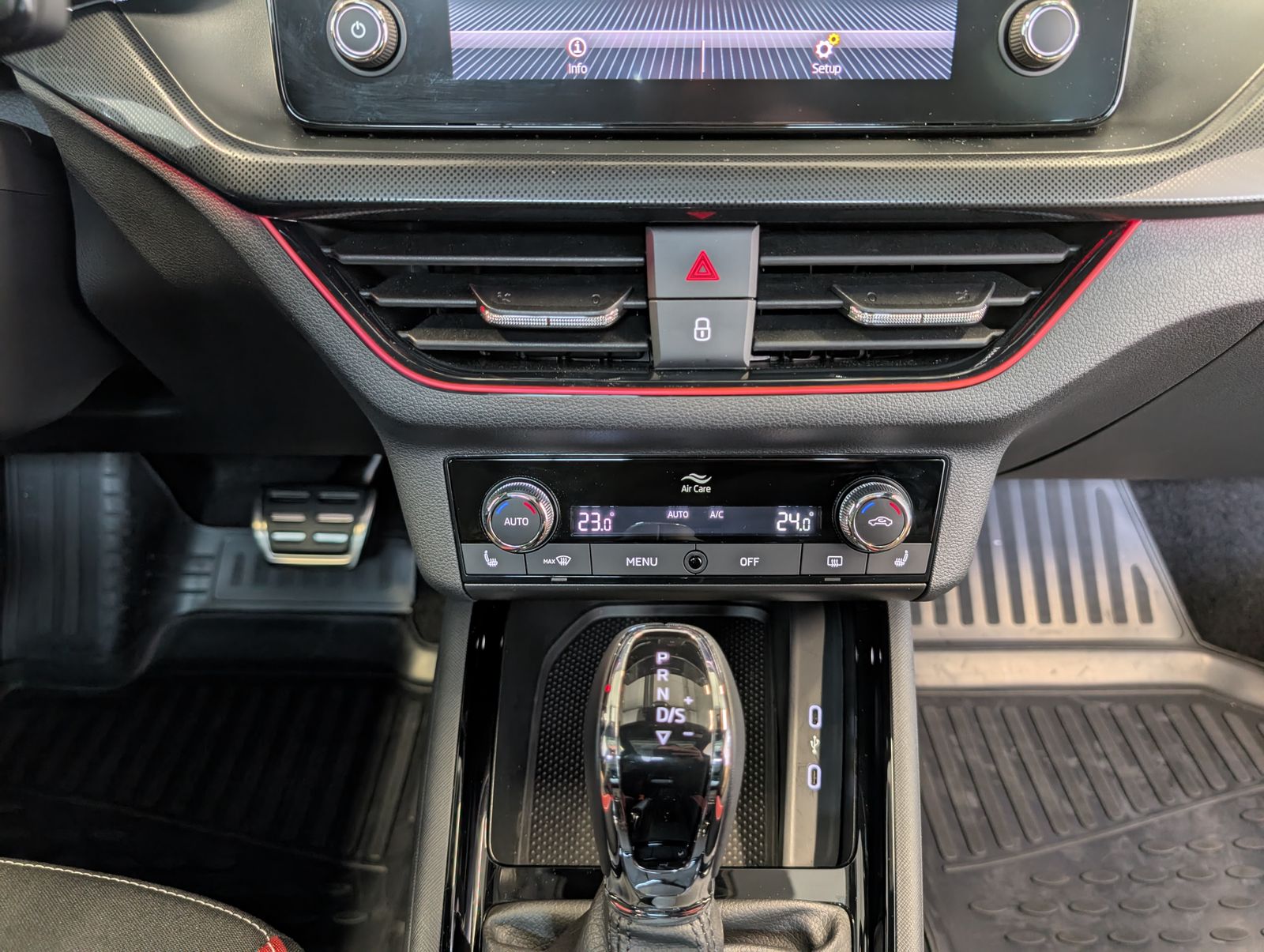 Fahrzeugabbildung SKODA Kamiq 1.0 TSI DSG Monte Carlo AHK EHK RFK SHZ ACC AMBI