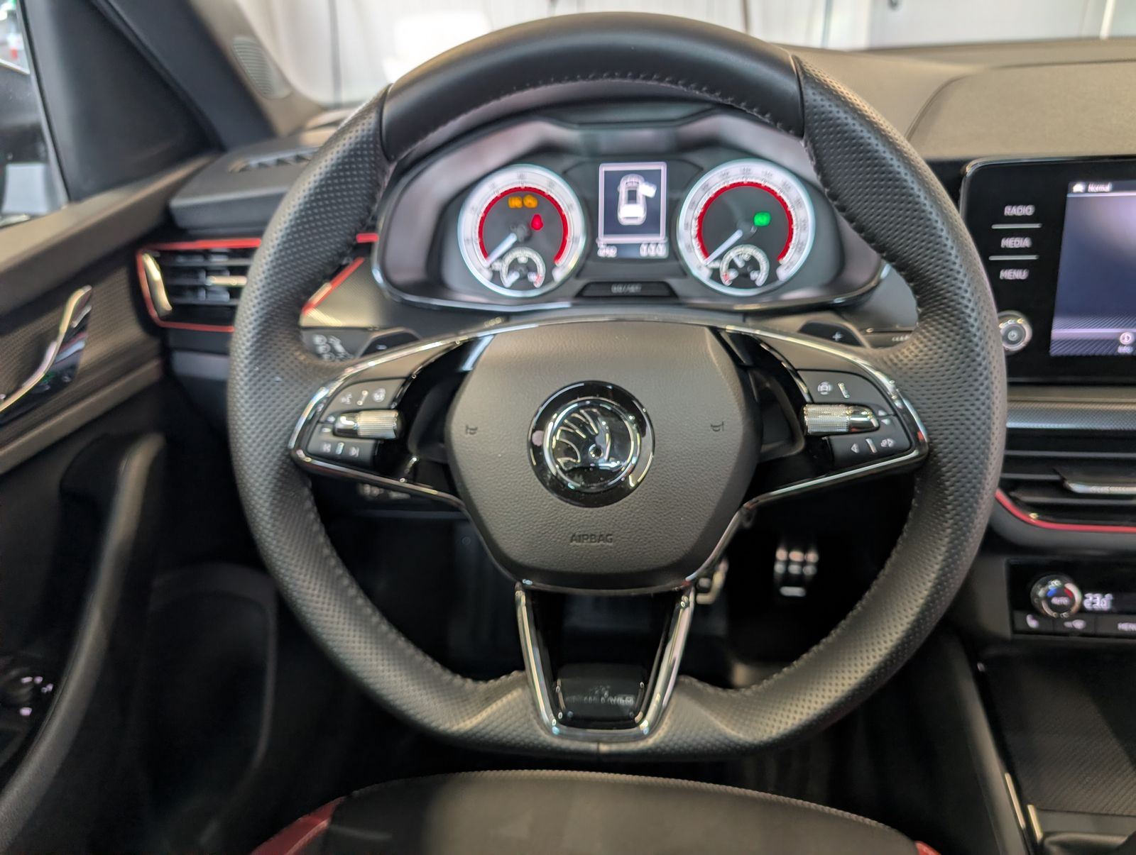 Fahrzeugabbildung SKODA Kamiq 1.0 TSI DSG Monte Carlo AHK EHK RFK SHZ ACC AMBI