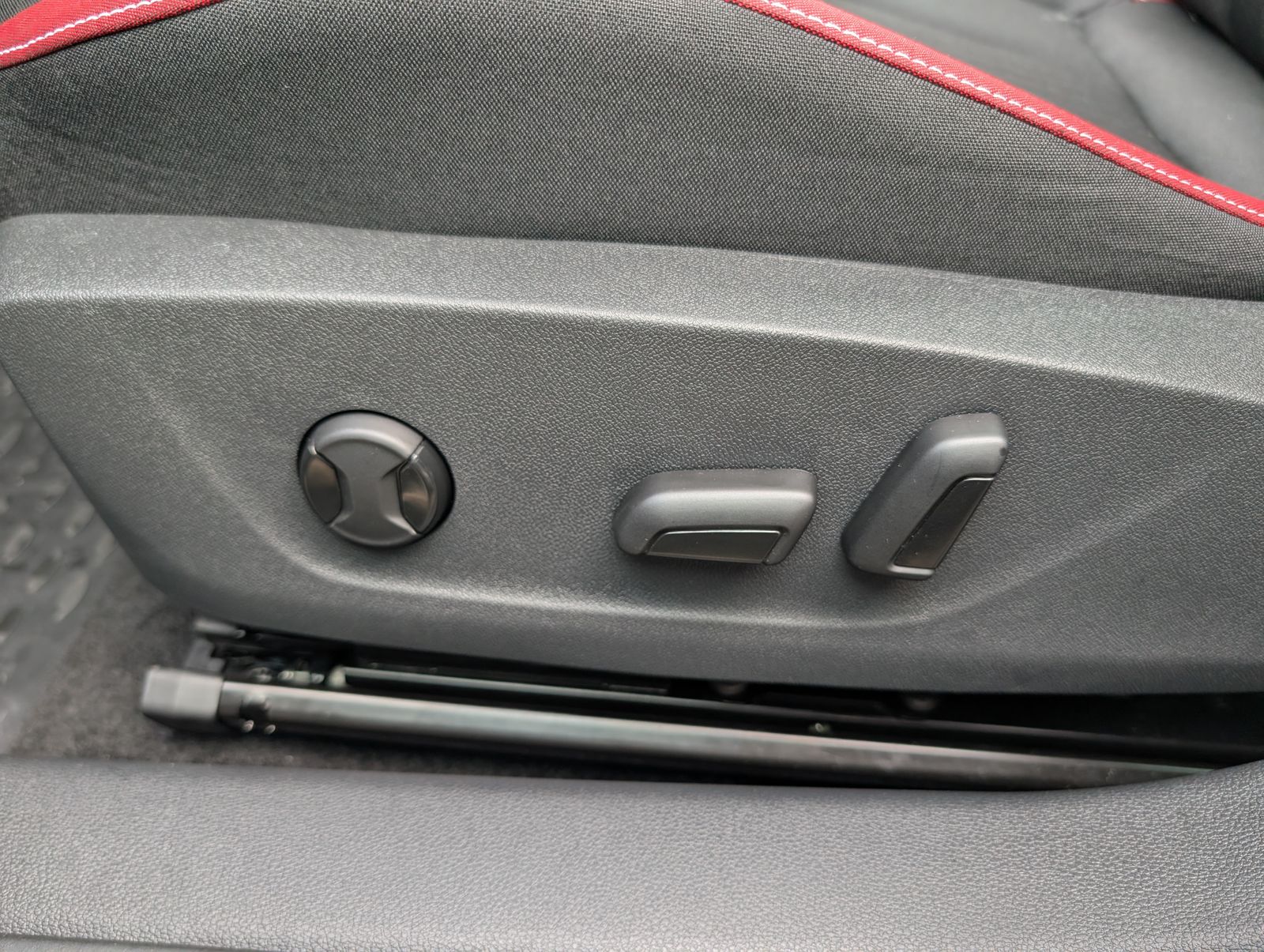 Fahrzeugabbildung SKODA Kamiq 1.0 TSI DSG Monte Carlo AHK EHK RFK SHZ ACC AMBI