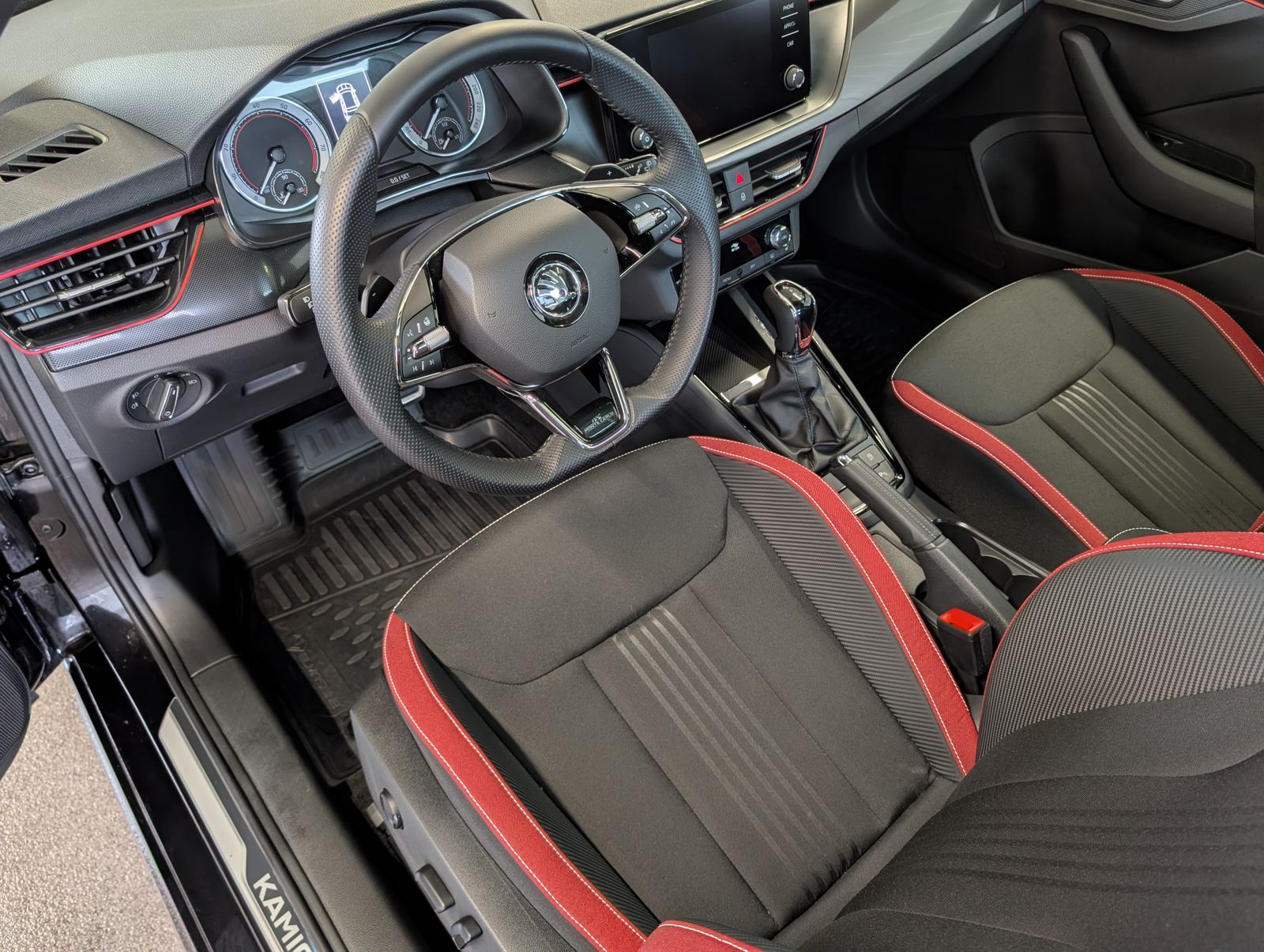 Fahrzeugabbildung SKODA Kamiq 1.0 TSI DSG Monte Carlo AHK EHK RFK SHZ ACC AMBI