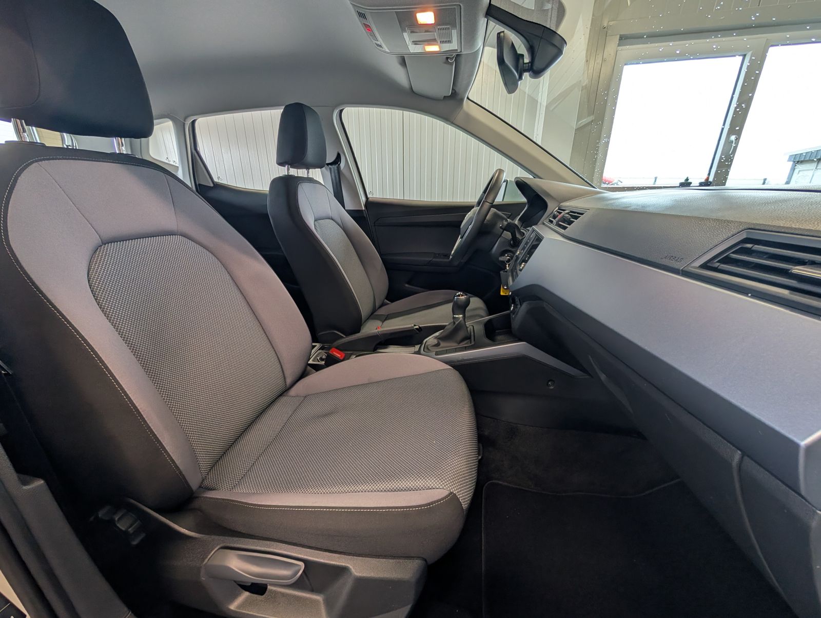 Fahrzeugabbildung SEAT Arona 1.0 TSI Style WINTERPAK FULL LINK PDC KLIMA VLB