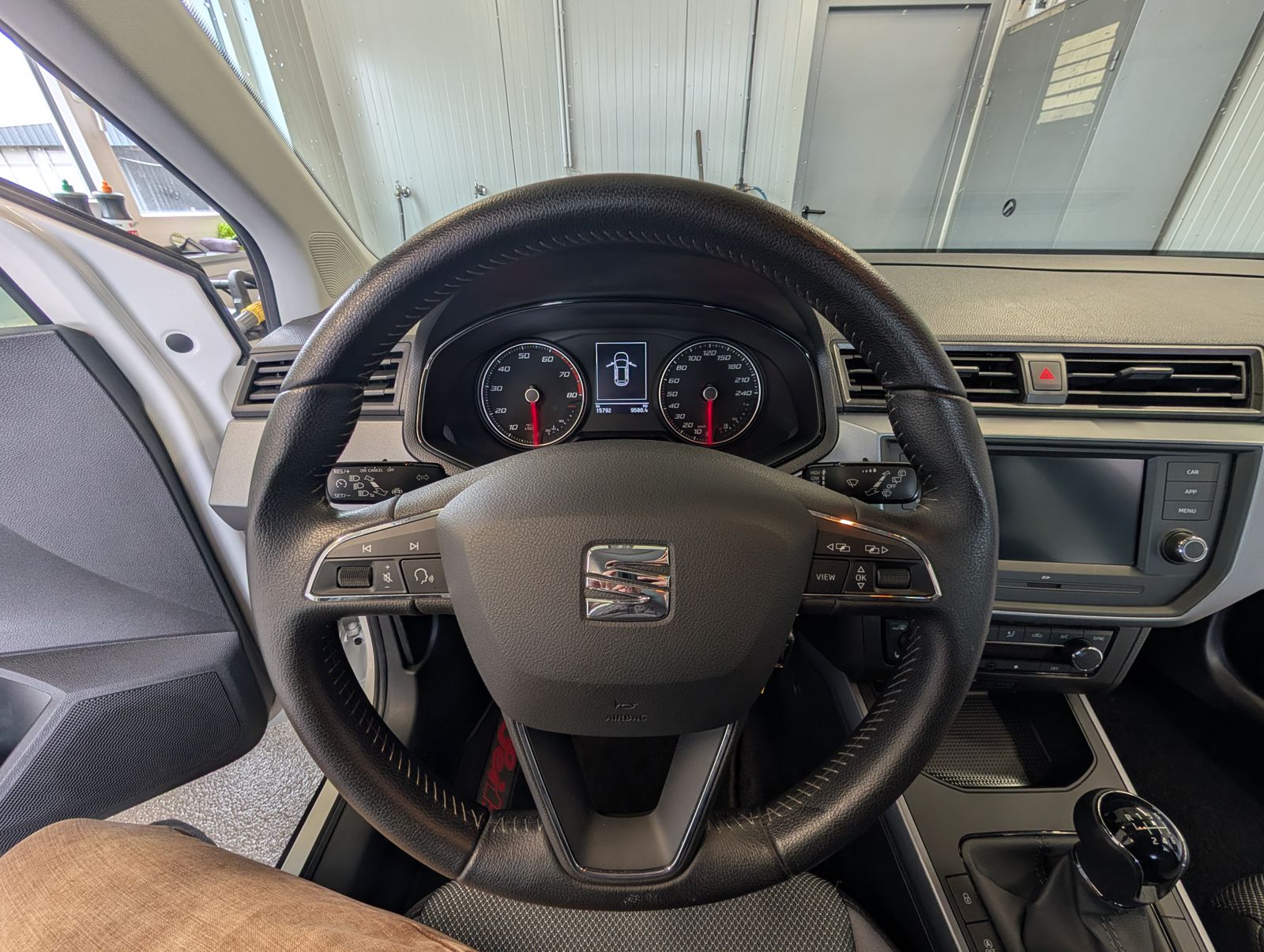 Fahrzeugabbildung SEAT Arona 1.0 TSI Style WINTERPAK FULL LINK PDC KLIMA VLB