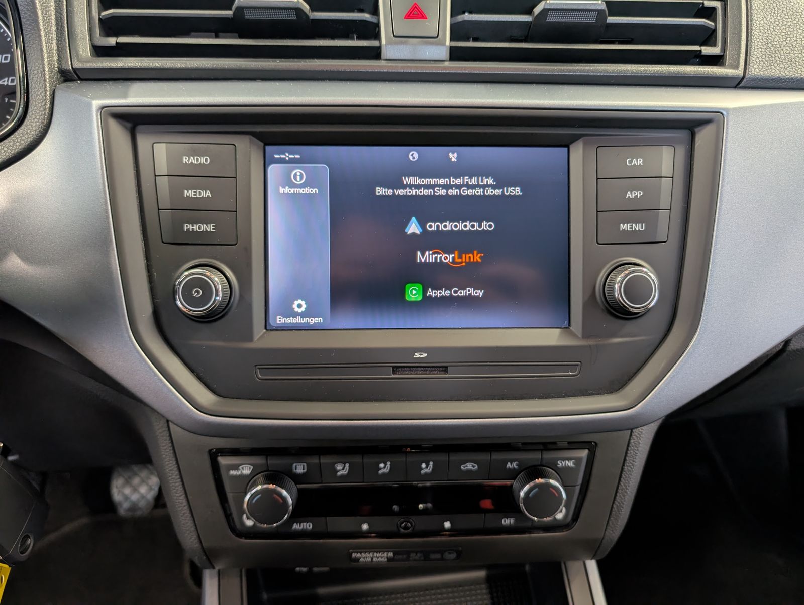 Fahrzeugabbildung SEAT Arona 1.0 TSI Style WINTERPAK FULL LINK PDC KLIMA VLB