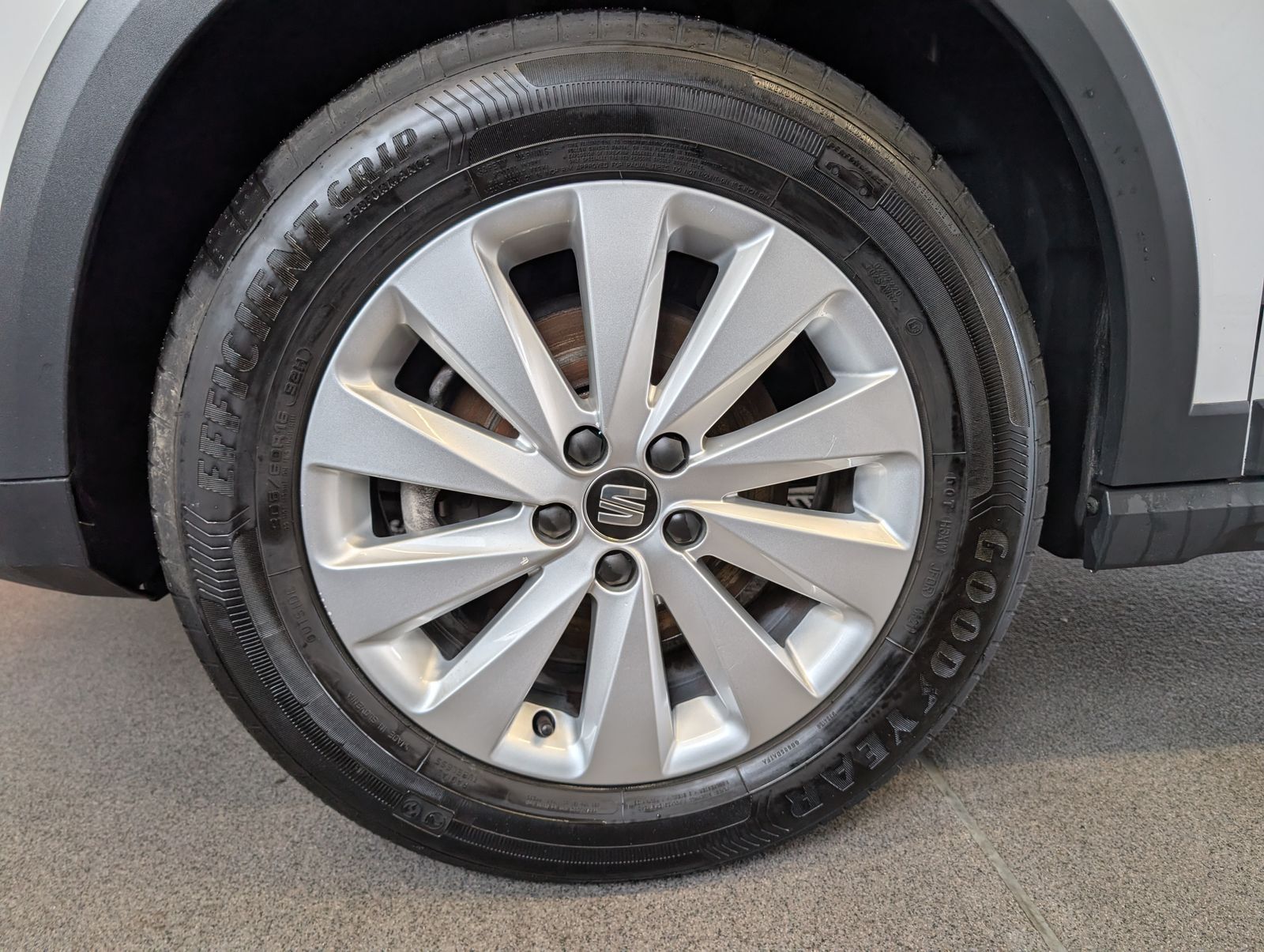 Fahrzeugabbildung SEAT Arona 1.0 TSI Style WINTERPAK FULL LINK PDC KLIMA VLB