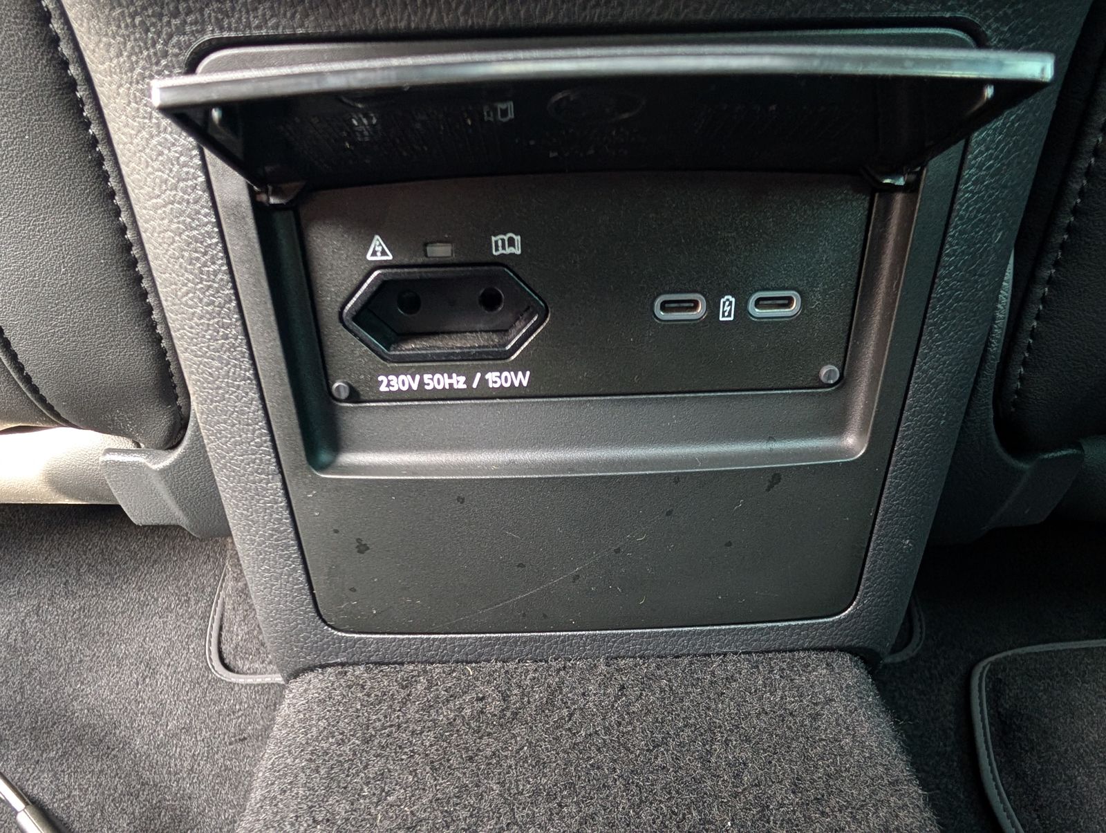 Fahrzeugabbildung SKODA Superb Combi 1.4 TSI DSG Style iV STH PANO NAV CANTON