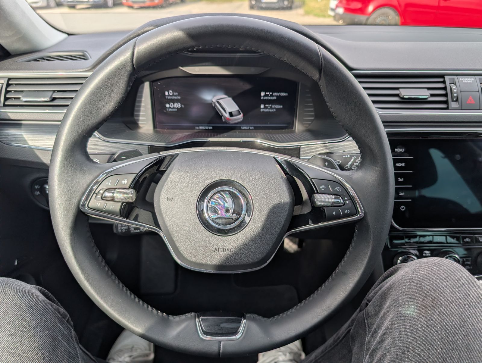 Fahrzeugabbildung SKODA Superb Combi 1.4 TSI DSG Style iV STH PANO NAV CANTON