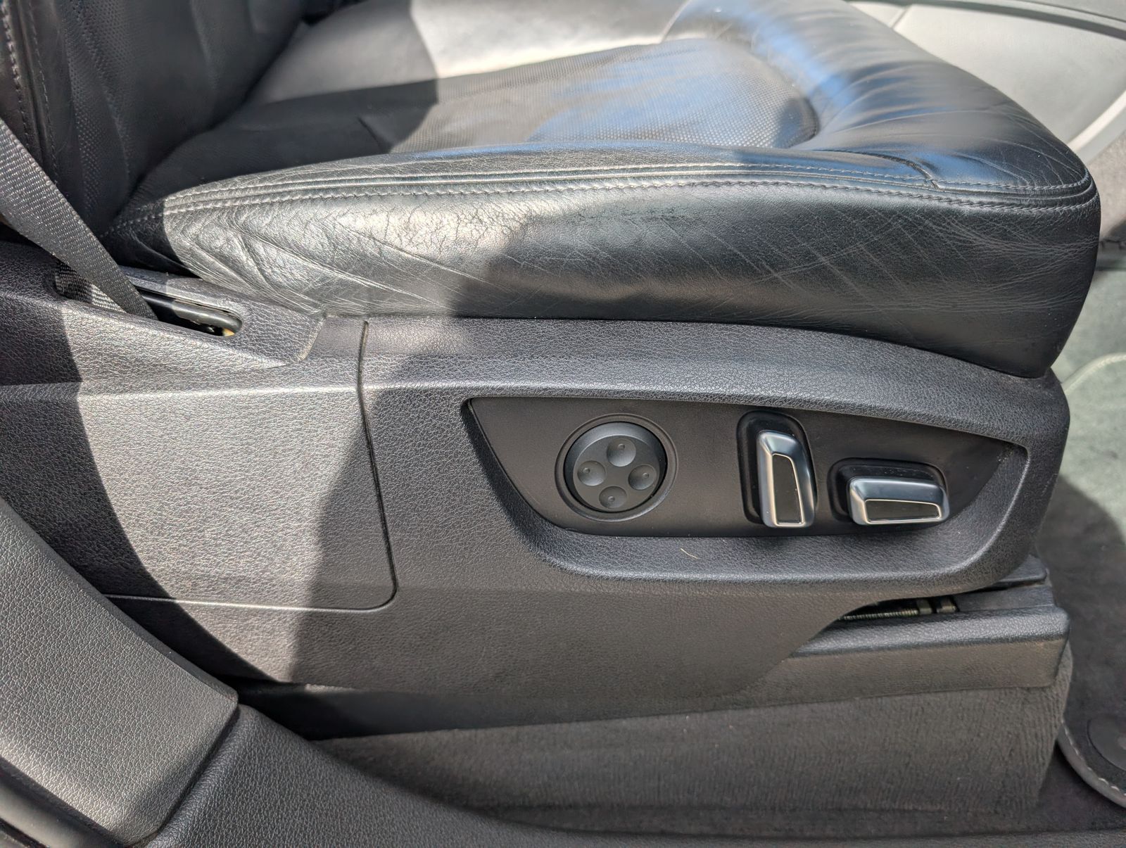 Fahrzeugabbildung Audi Q7 Q7 4.2 TDI DPF quattro AHK STH BOSE XENON NAV