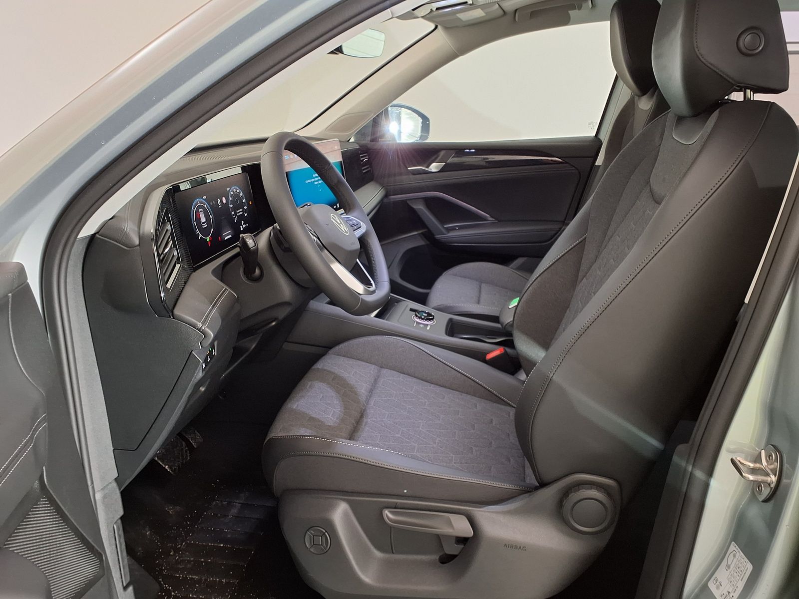 Fahrzeugabbildung Volkswagen Tiguan Life Plus 2.0 TDI 7-Gang-DSG Automatik