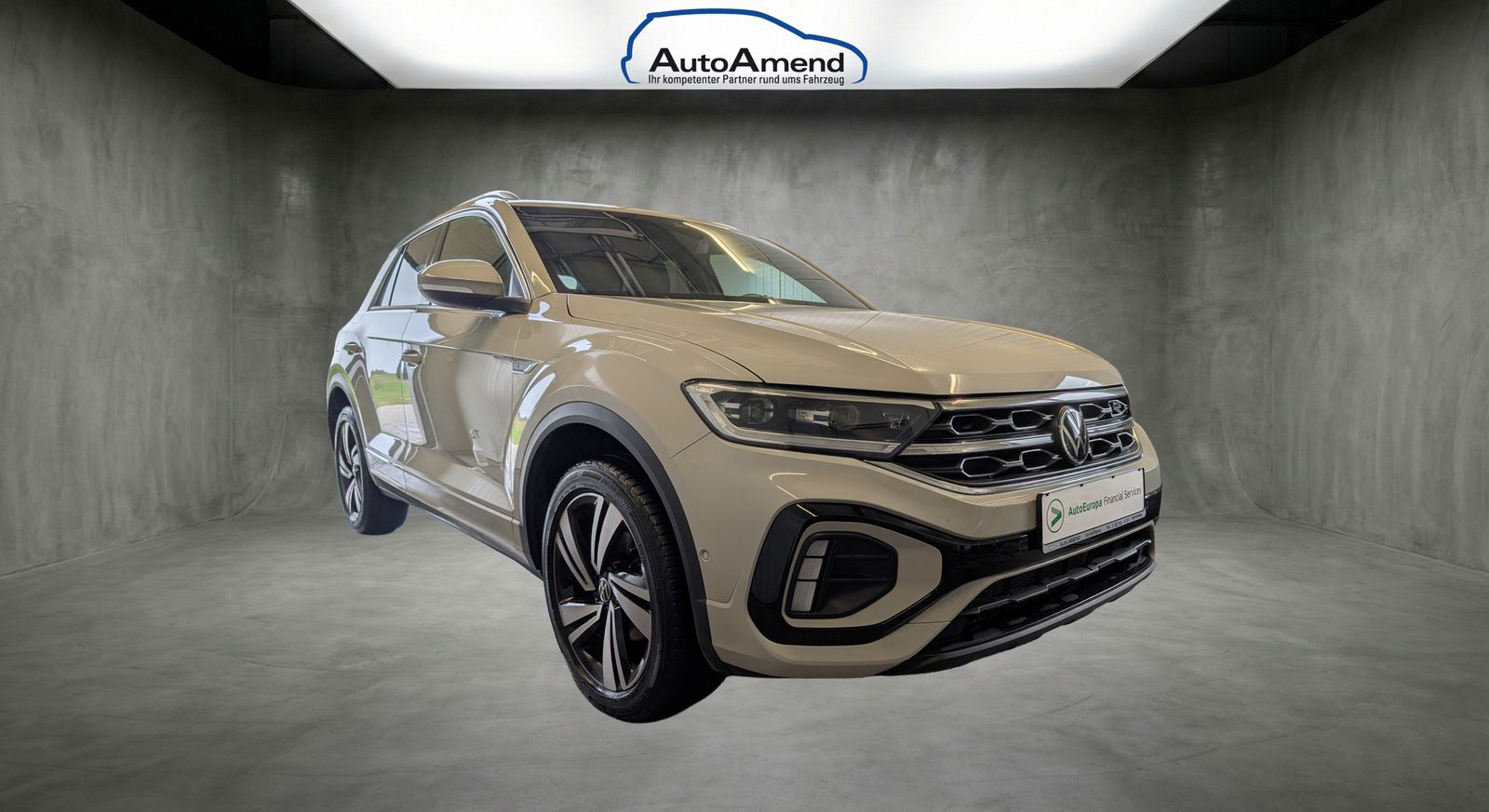 Fahrzeugabbildung Volkswagen T-Roc 1.5 TSI DSG R-Line LED ACC RFK SHZ IQ DRIVE APP