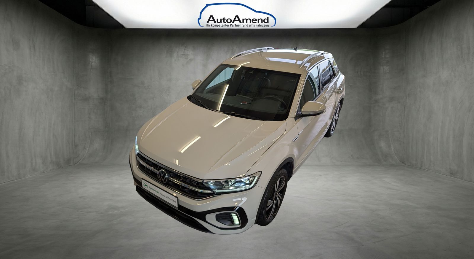 Fahrzeugabbildung Volkswagen T-Roc 1.5 TSI DSG R-Line LED ACC RFK SHZ IQ DRIVE APP