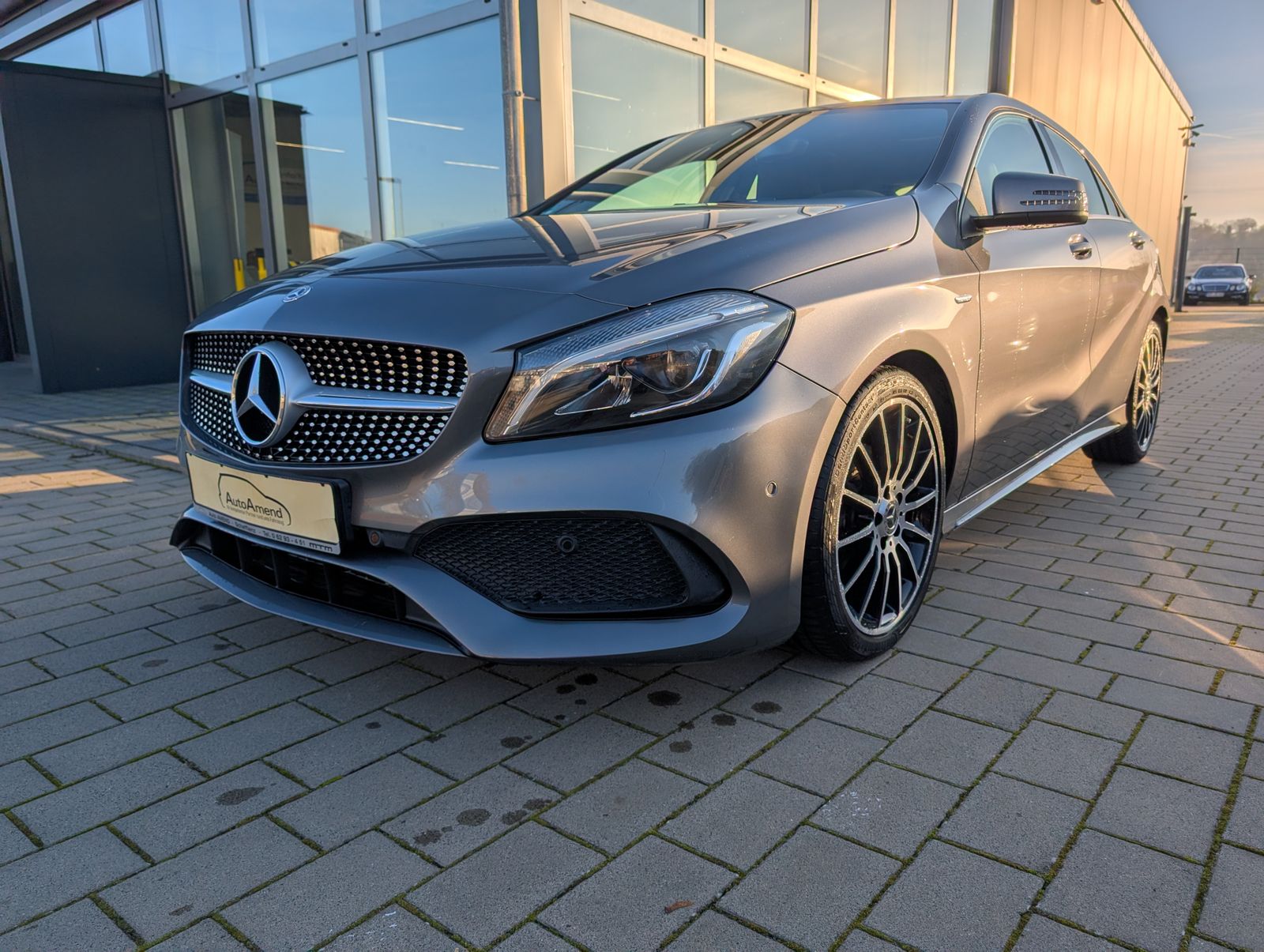 Mercedes-Benz A 200 AMG Line Edition LED PARKLENK NAV Business