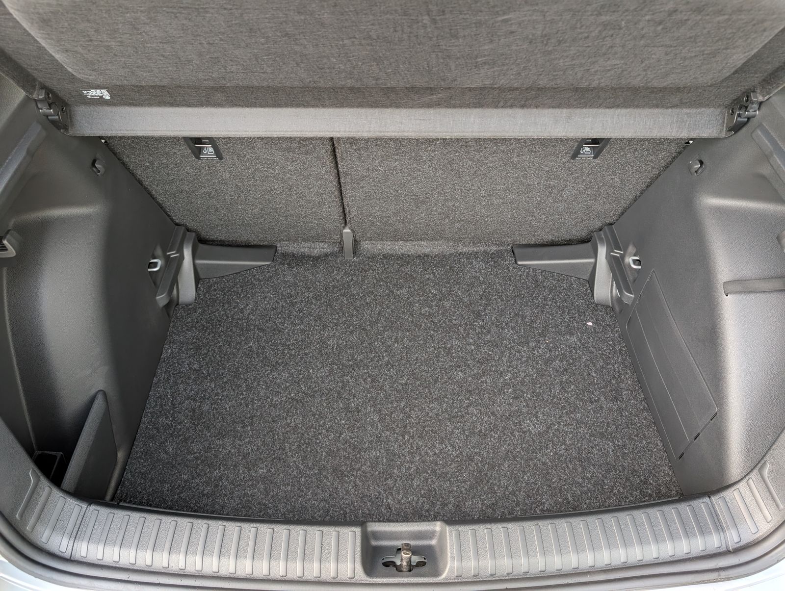 Fahrzeugabbildung SKODA Fabia Selection Kamera Parksensoren SHZ 4J Garantie