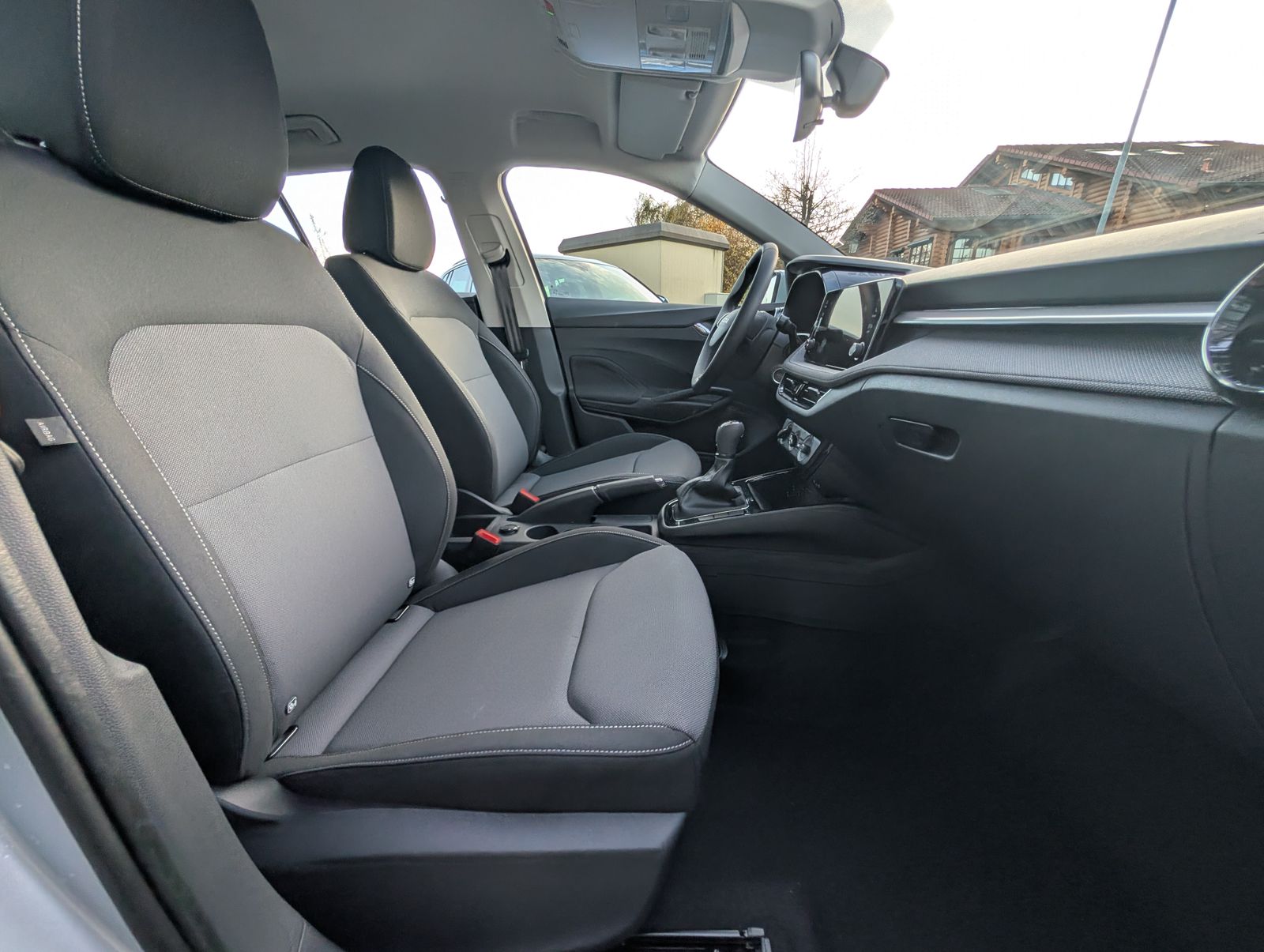 Fahrzeugabbildung SKODA Fabia Selection Kamera Parksensoren SHZ 4J Garantie