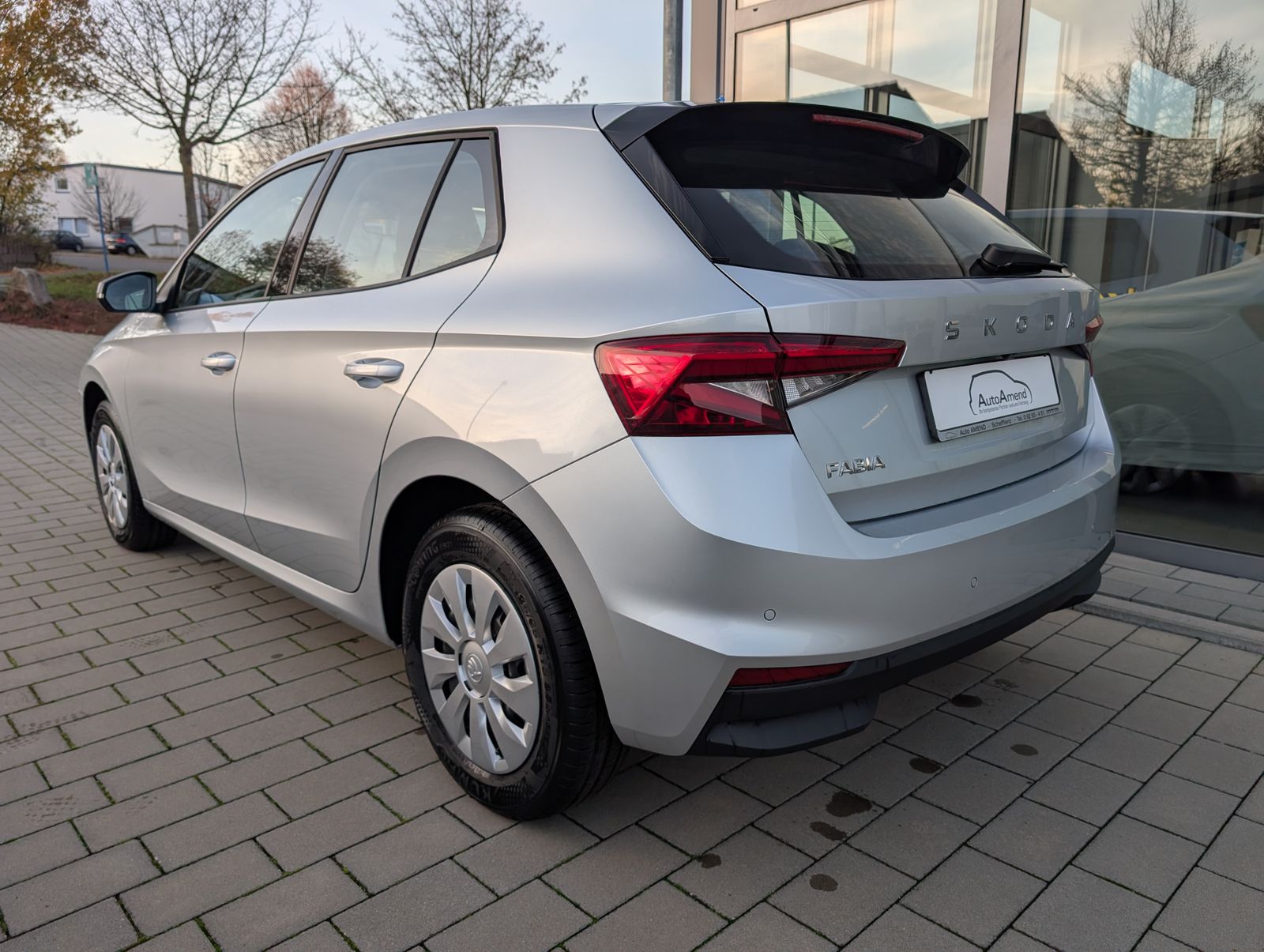 Fahrzeugabbildung SKODA Fabia Selection Kamera Parksensoren SHZ 4J Garantie