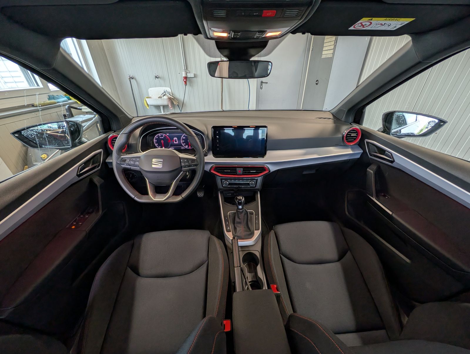 Fahrzeugabbildung SEAT Arona 1.0 TSI FR NAV RFK LED ACC FLA SHZ DLB GJR PARK