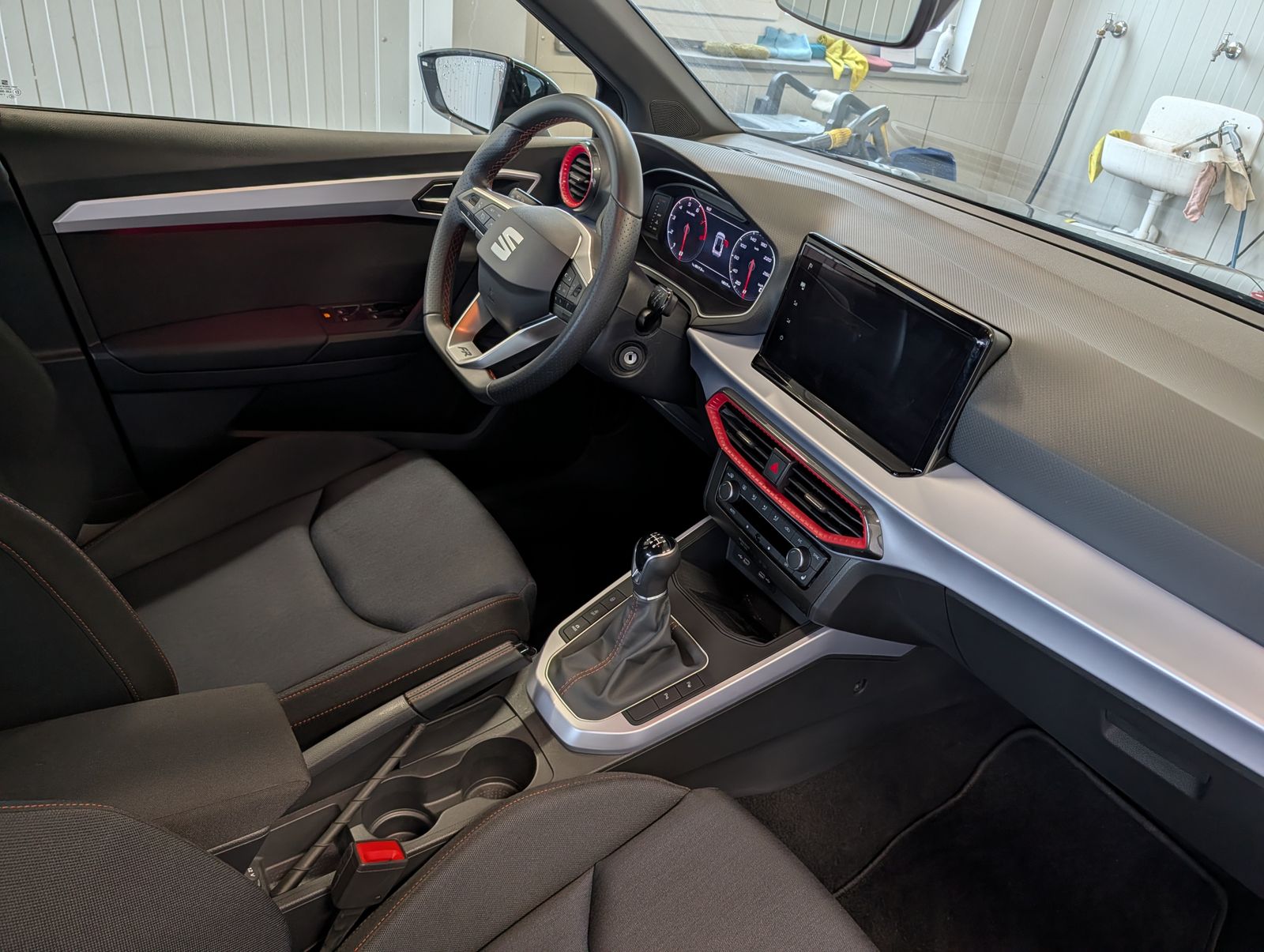 Fahrzeugabbildung SEAT Arona 1.0 TSI FR NAV RFK LED ACC FLA SHZ DLB GJR PARK