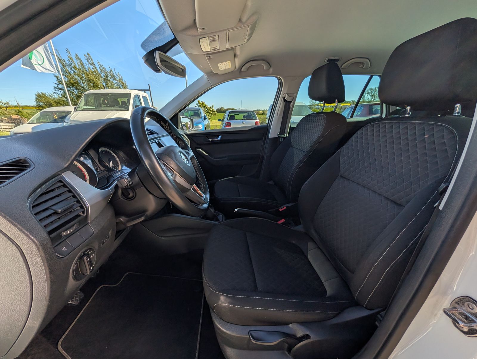 Fahrzeugabbildung SKODA Fabia Fabia Combi 1.2 TSI Edition AHK NAV SHZ PDC
