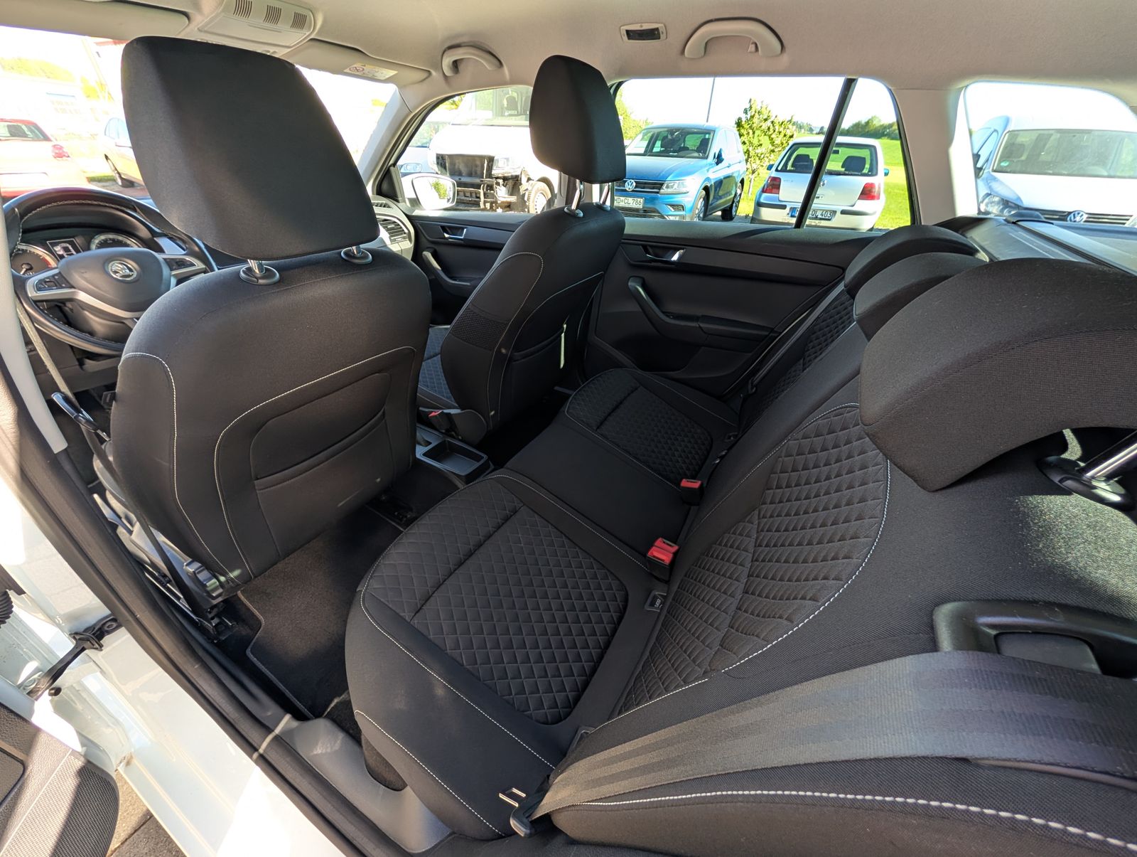 Fahrzeugabbildung SKODA Fabia Fabia Combi 1.2 TSI Edition AHK NAV SHZ PDC