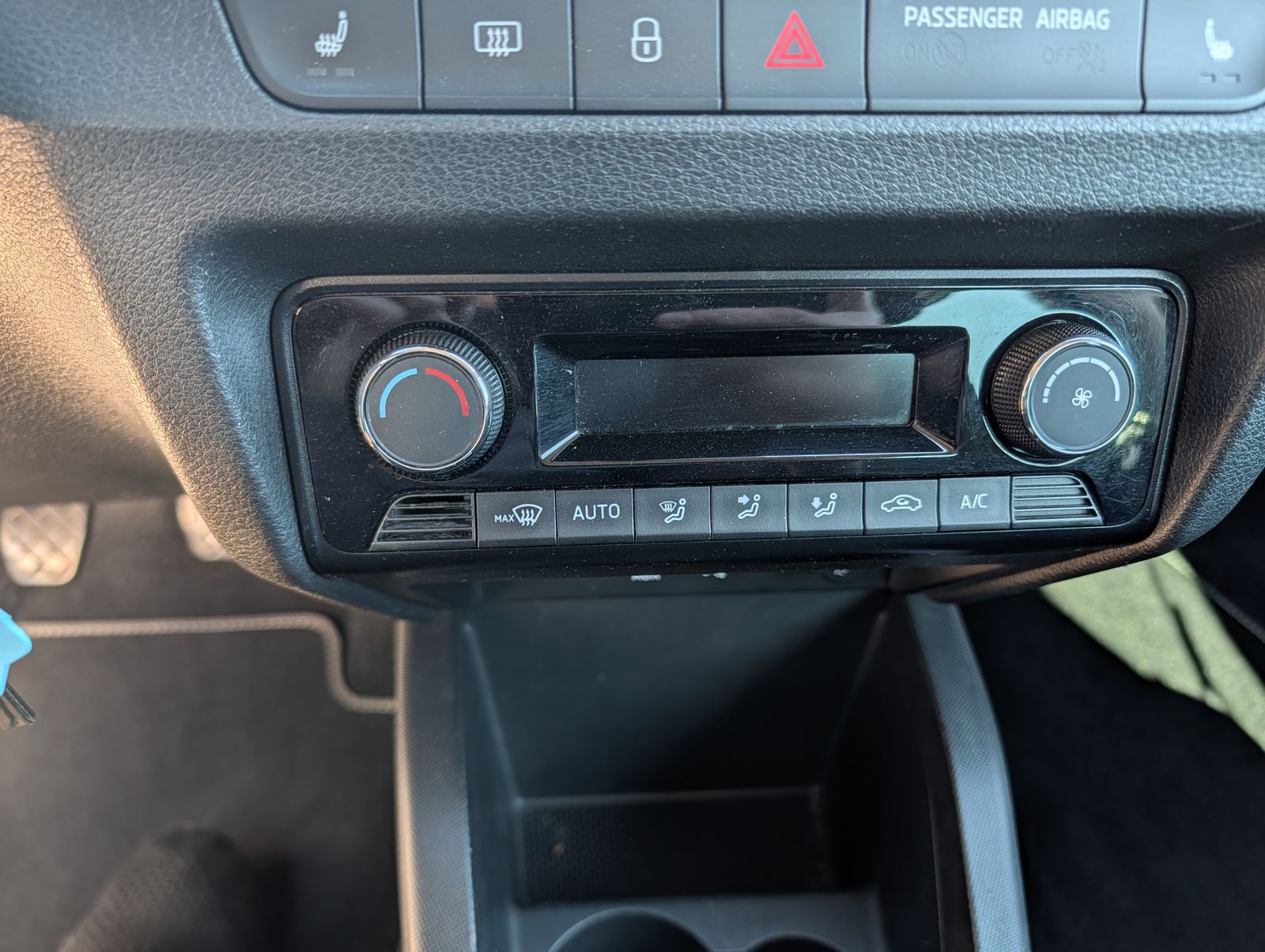 Fahrzeugabbildung SKODA Fabia Fabia Combi 1.2 TSI Edition AHK NAV SHZ PDC