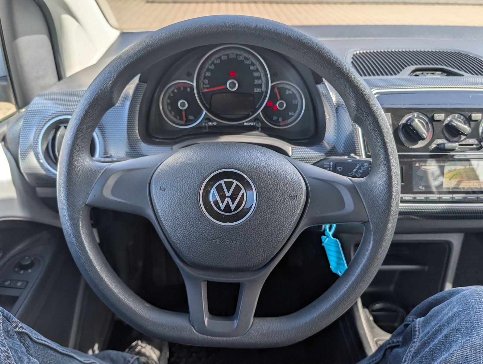 Fahrzeugabbildung Volkswagen up up! move up! 1.0 MPI Kamera SHZ PDC Tempomat GJR