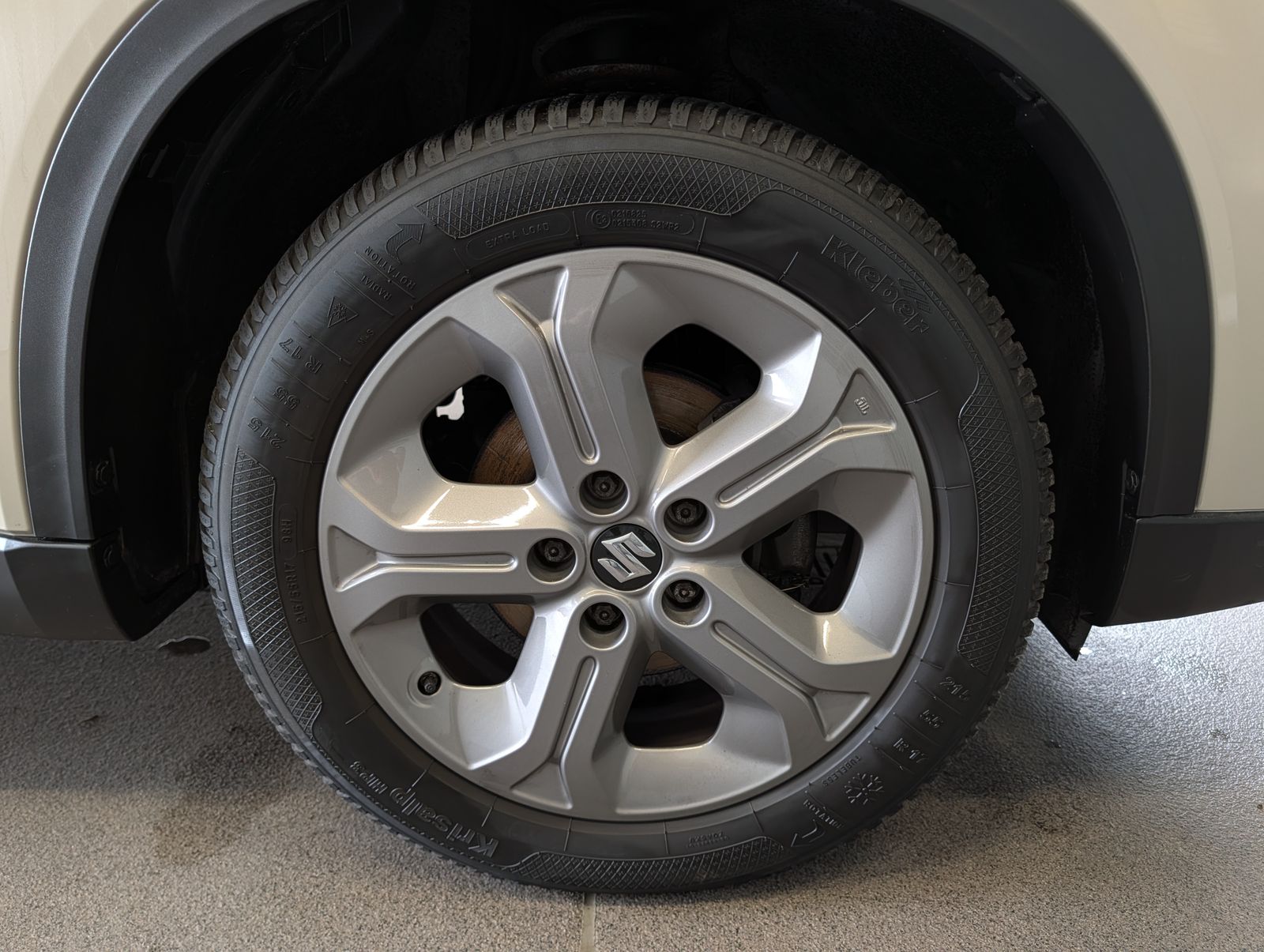 Fahrzeugabbildung Suzuki Vitara 1.6 Comfort 4x2 SHZ Kamera Tempomat Klimaautomatik LMK Carplay Android Auto
