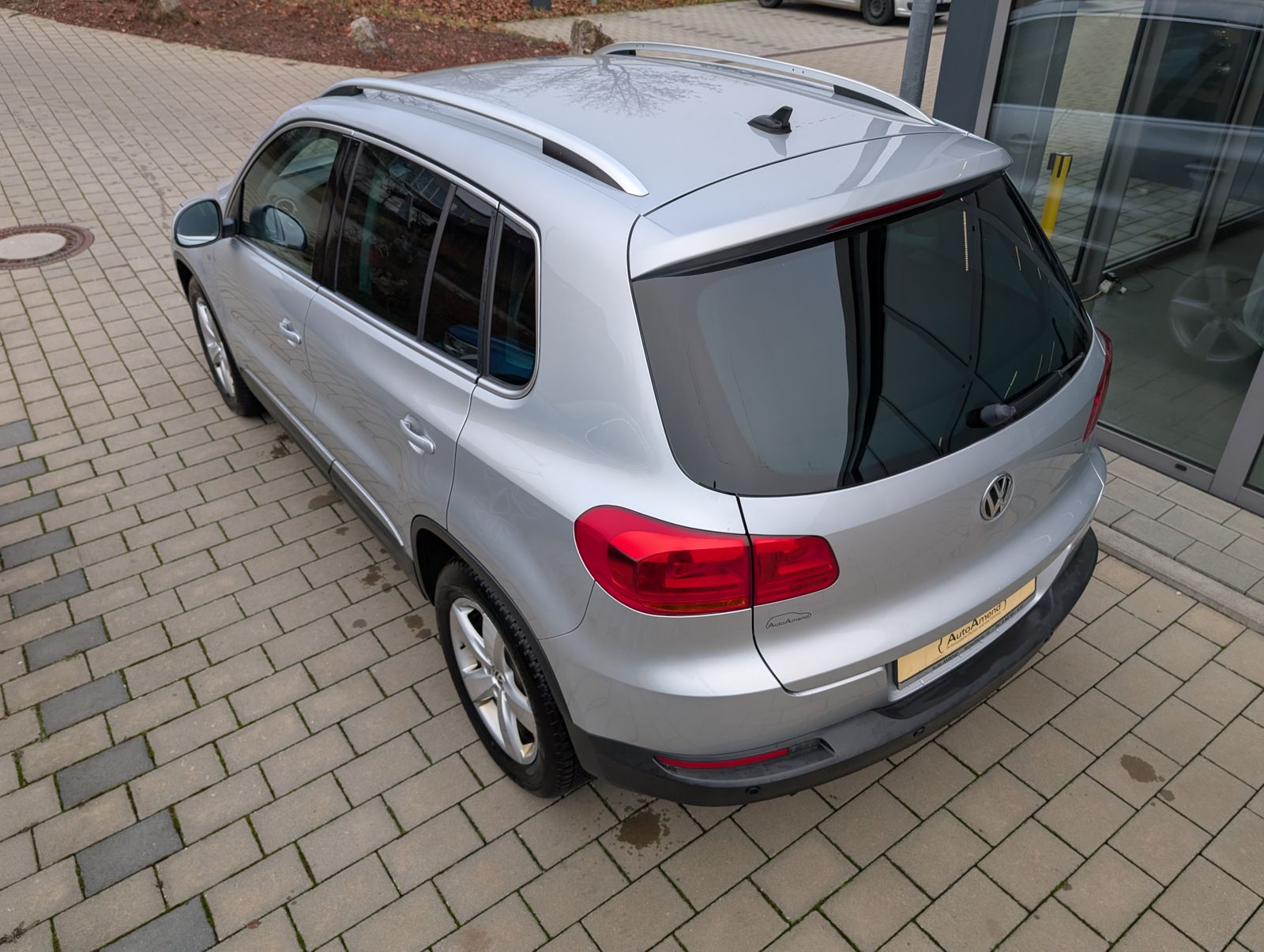 Fahrzeugabbildung Volkswagen Tiguan Tiguan 1.4 TSI BMT Sport & Style AHK PDC NAV PDC