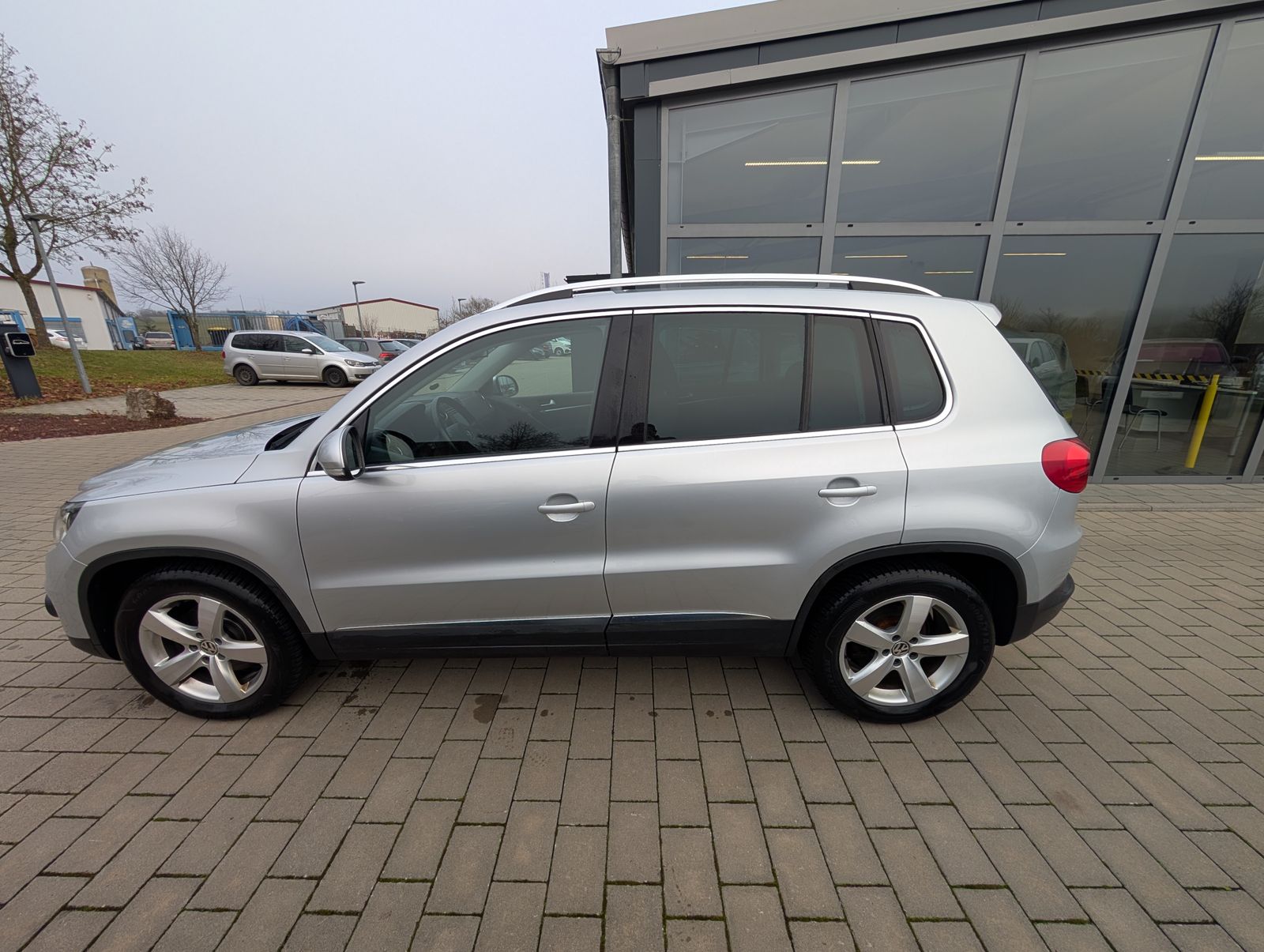 Fahrzeugabbildung Volkswagen Tiguan Tiguan 1.4 TSI BMT Sport & Style AHK PDC NAV PDC