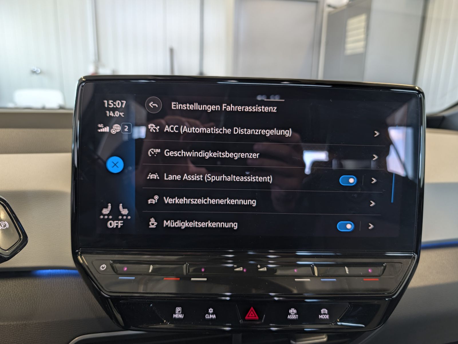 Fahrzeugabbildung Volkswagen ID.3 ID.3 Pro Performance AHK Assistenz-Paket Wärmepumpe Infotainment-Paket Plus