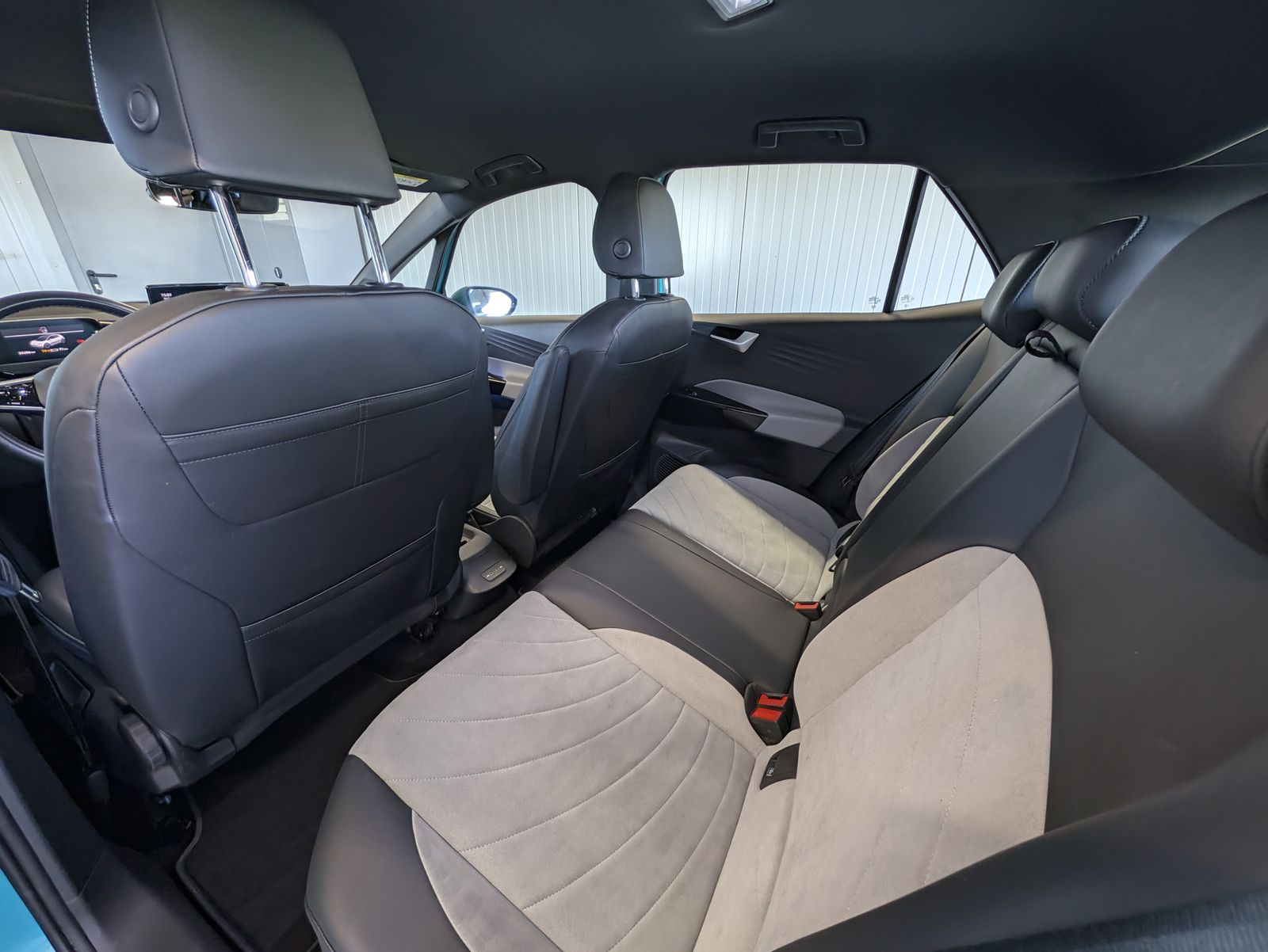 Fahrzeugabbildung Volkswagen ID.3 ID.3 Pro Performance AHK Assistenz-Paket Wärmepumpe Infotainment-Paket Plus