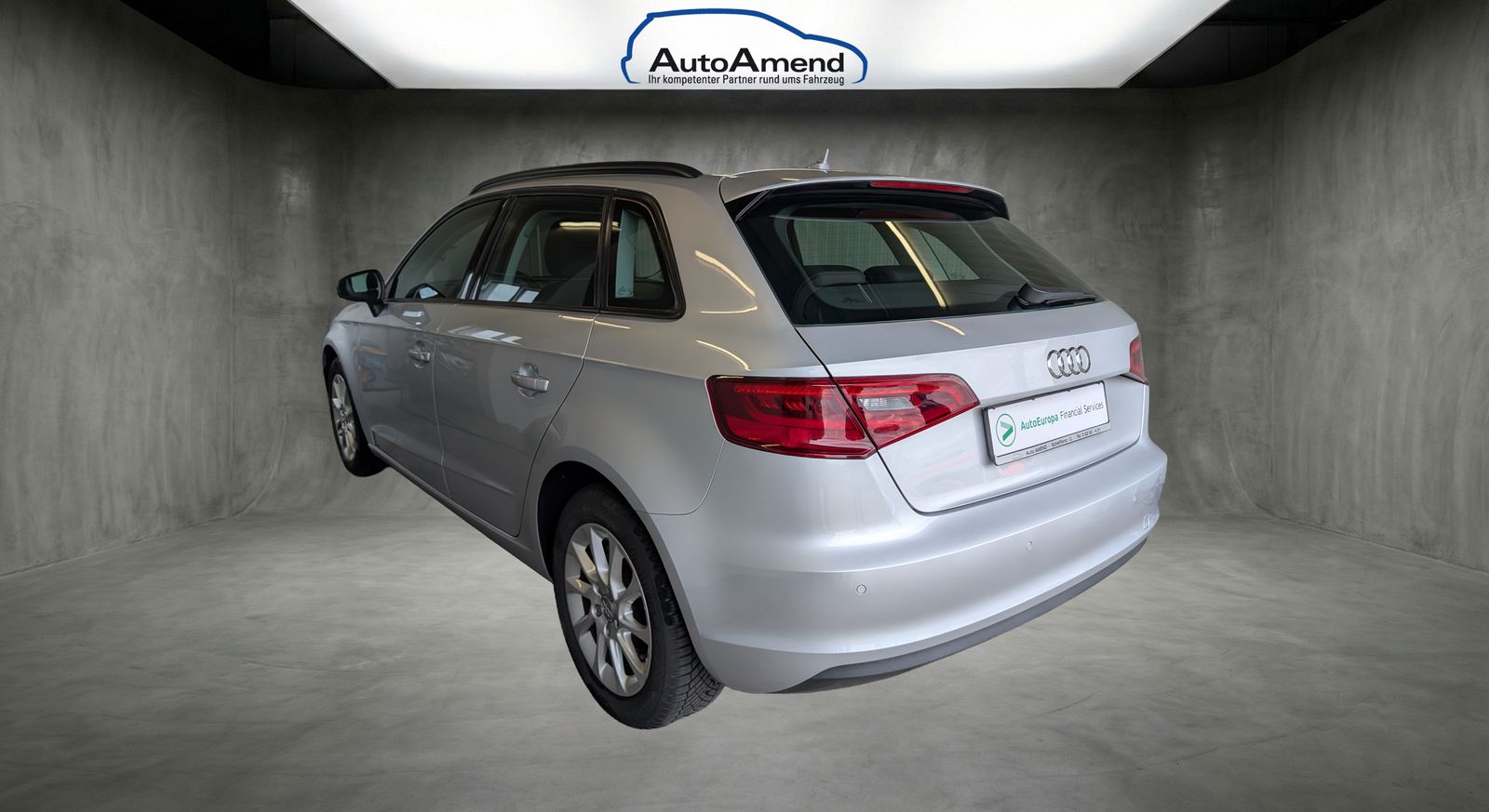 Fahrzeugabbildung Audi A3 Sportback 1.6 TDI Attraction NAVI SHZ Xenon AHK